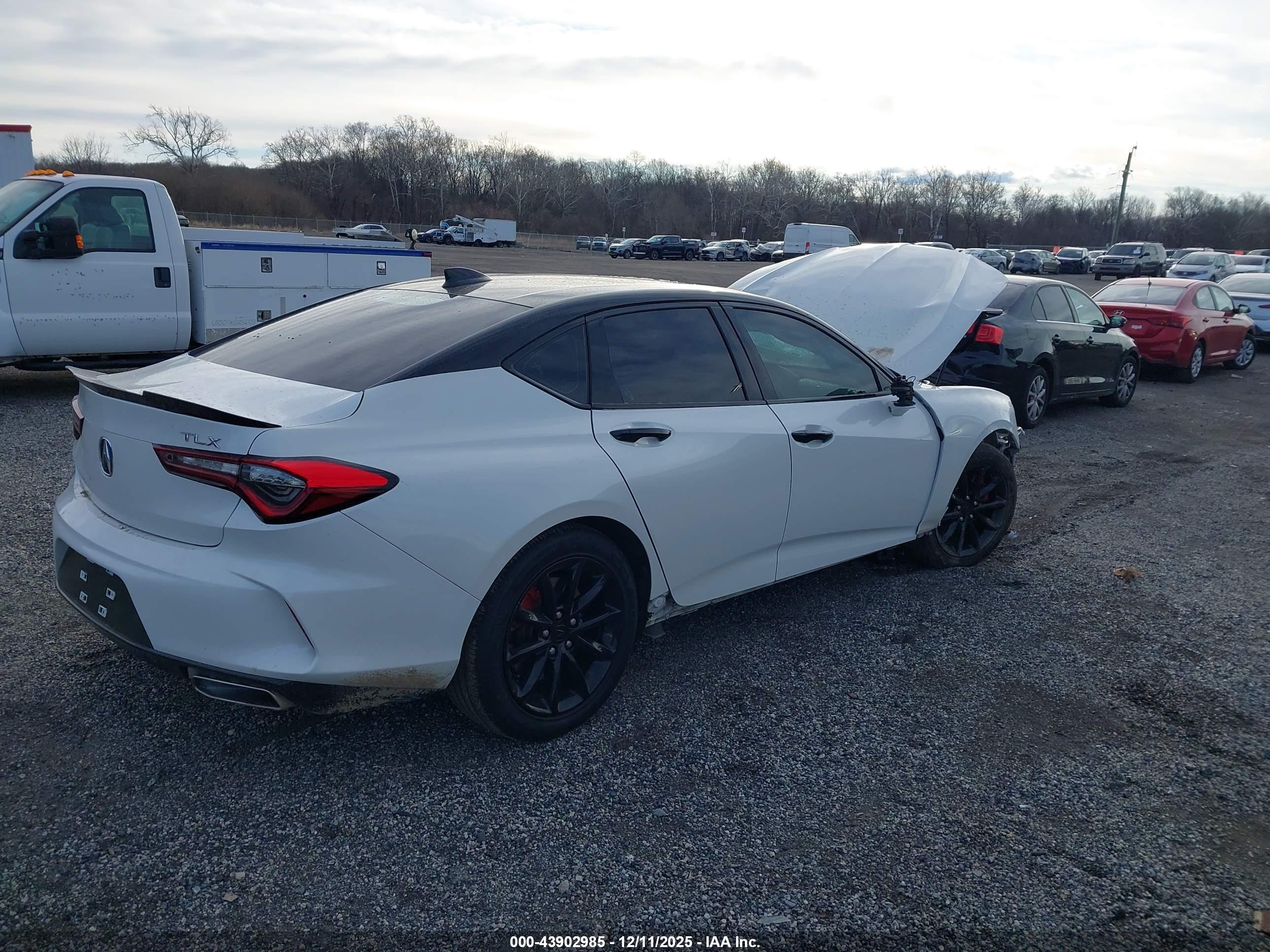 ACURA TLX image 4