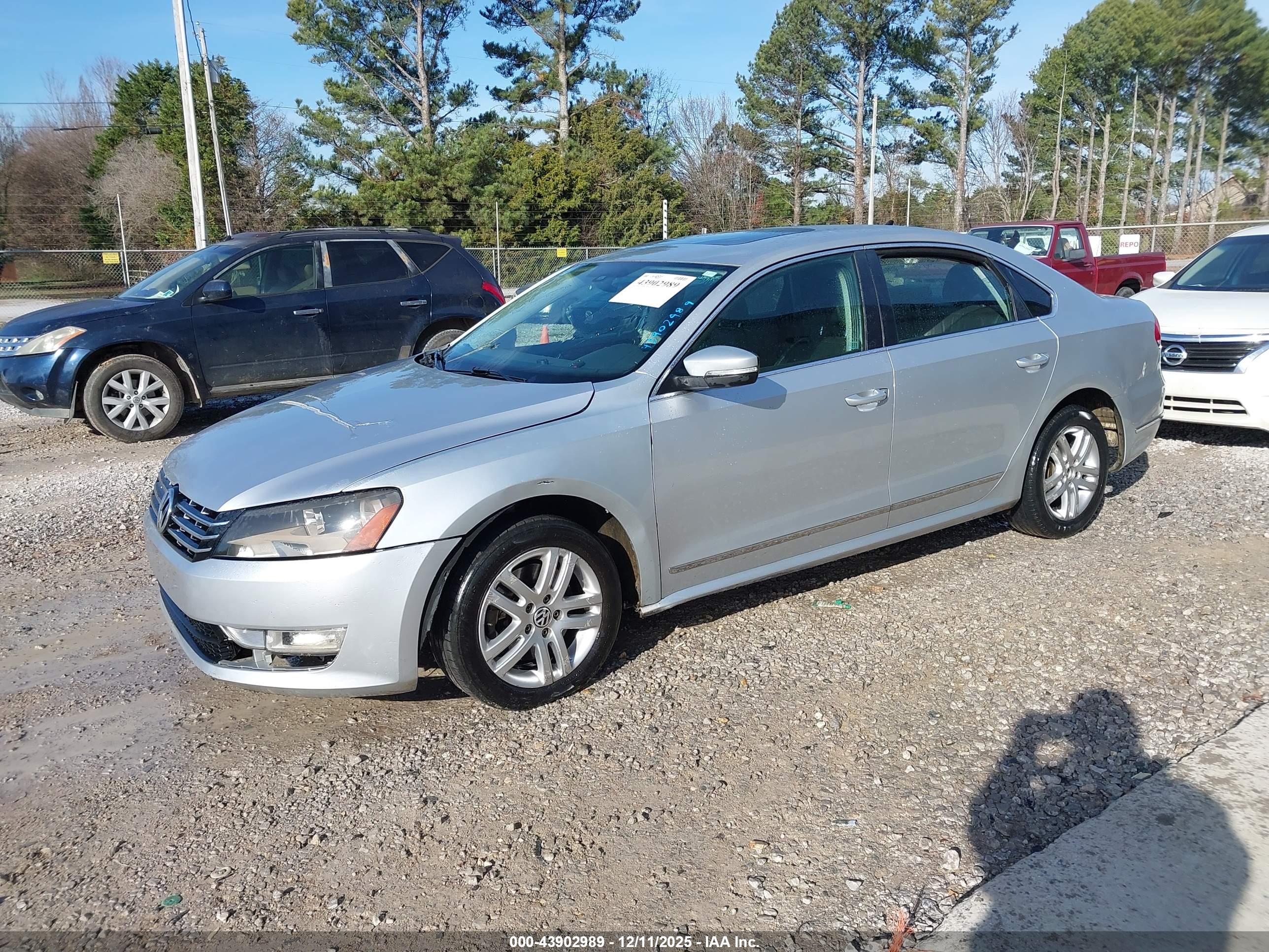 VOLKSWAGEN PASSAT image 2