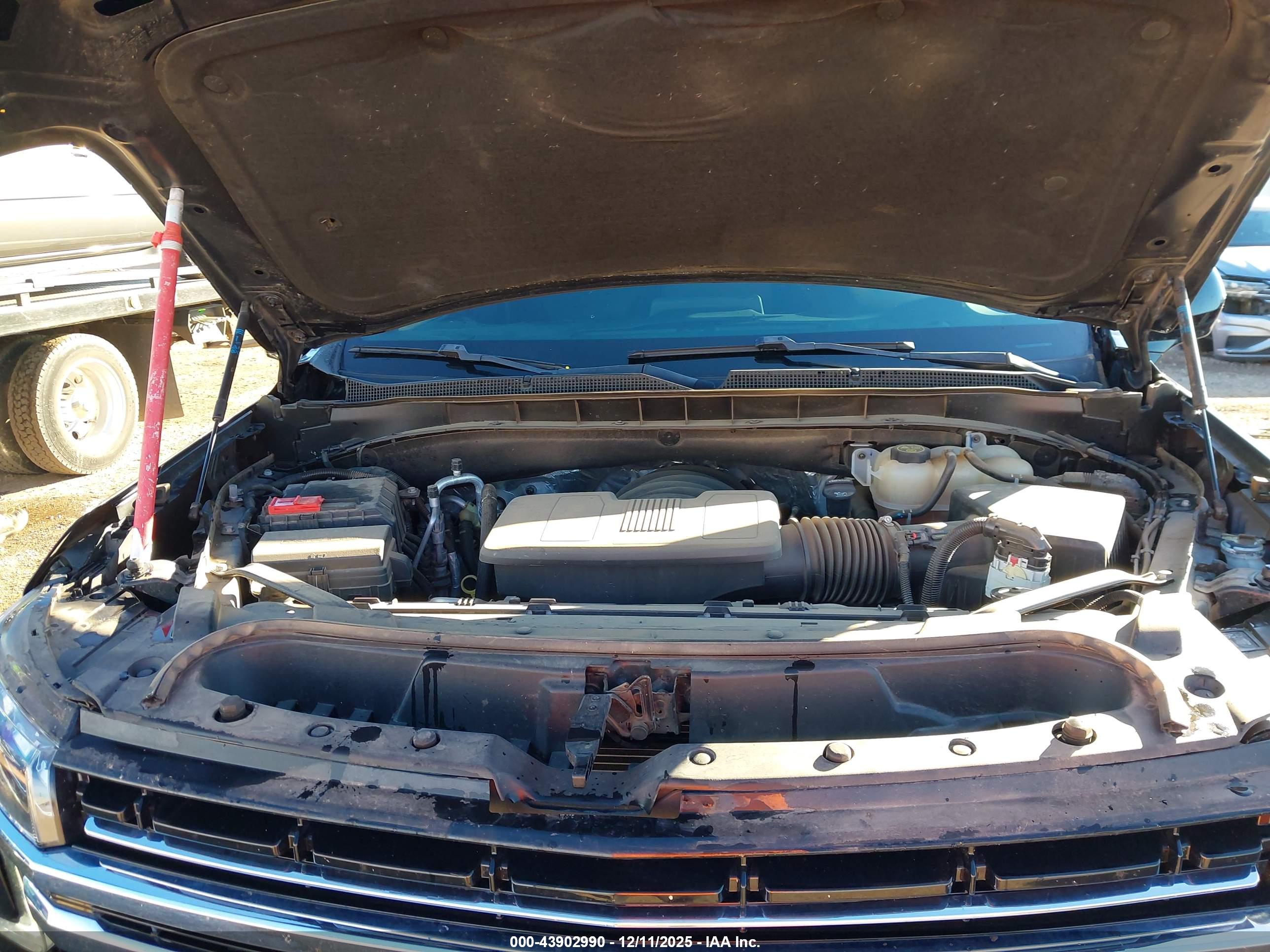 CHEVROLET TAHOE image 10