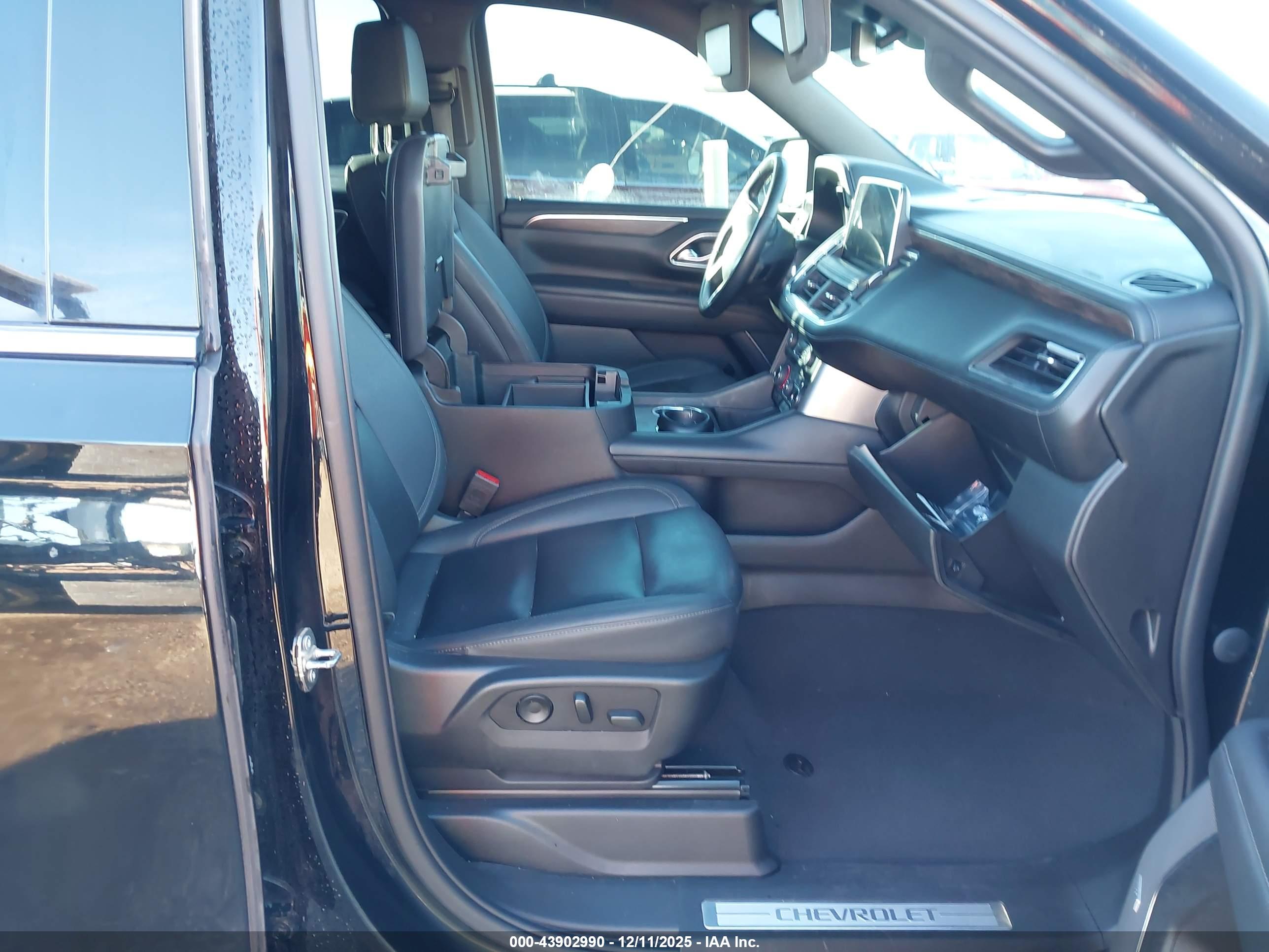 CHEVROLET TAHOE image 5