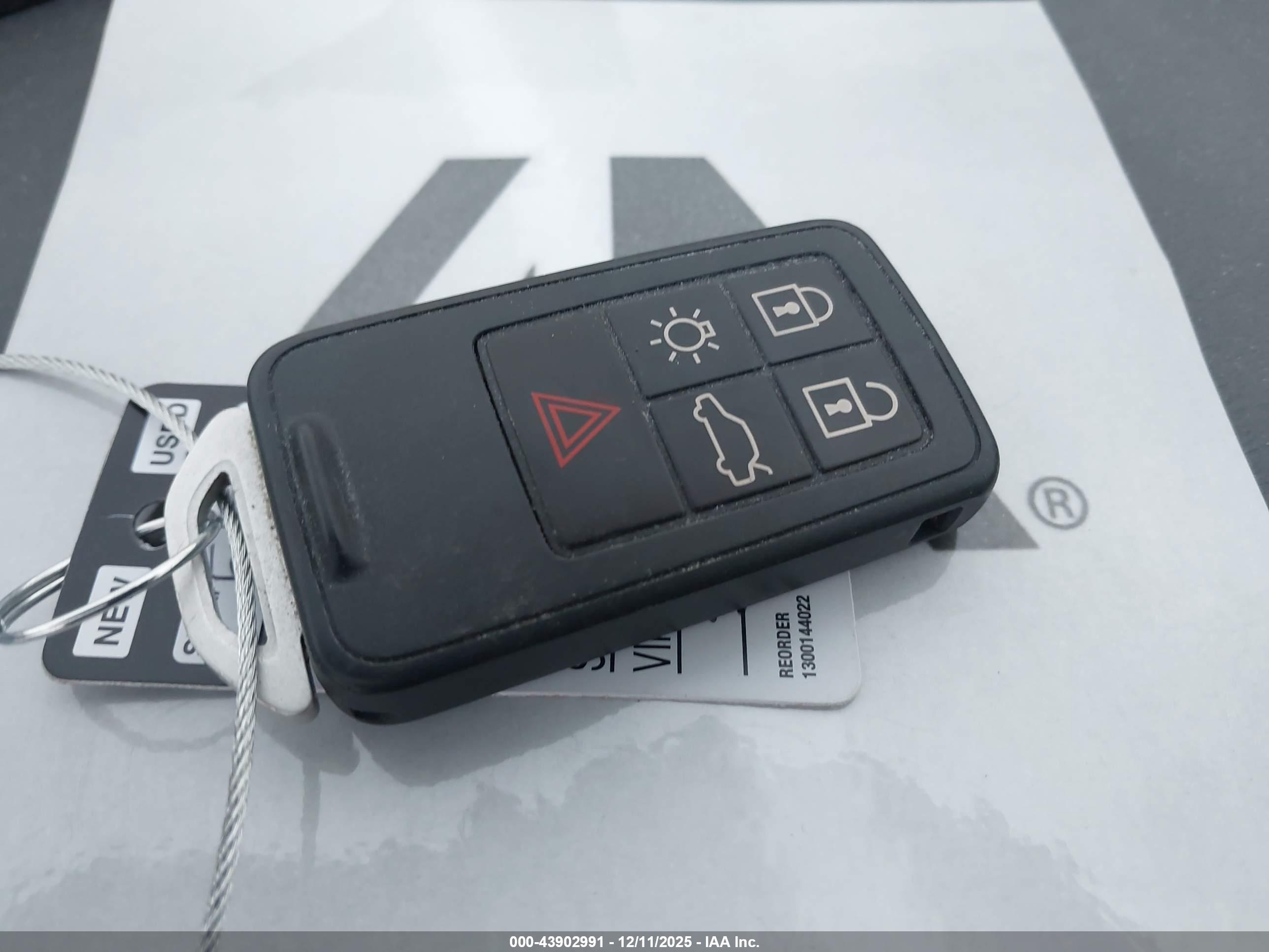 VOLVO S60 image 11