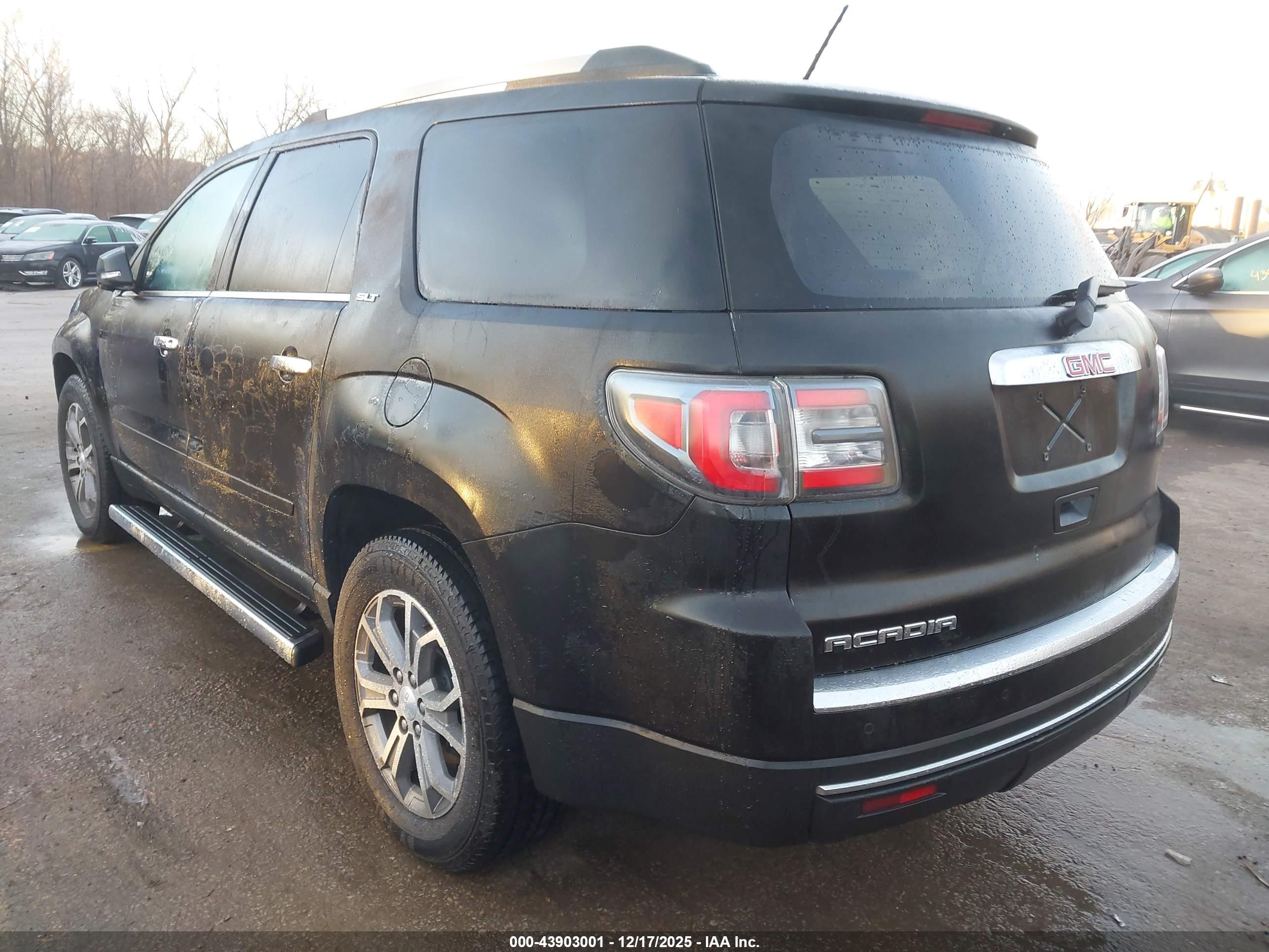 GMC ACADIA image 3