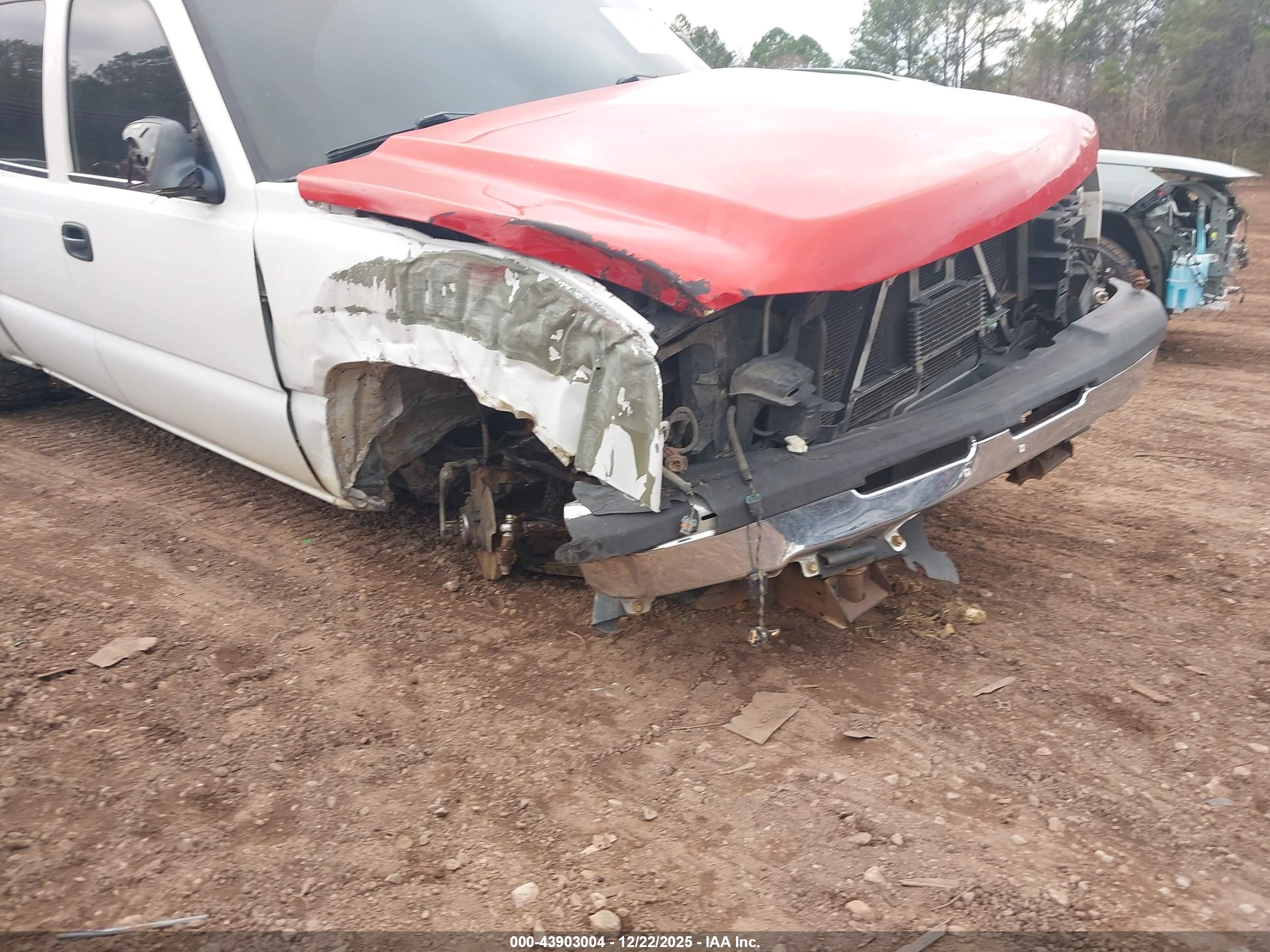 CHEVROLET SILVERADO image 6