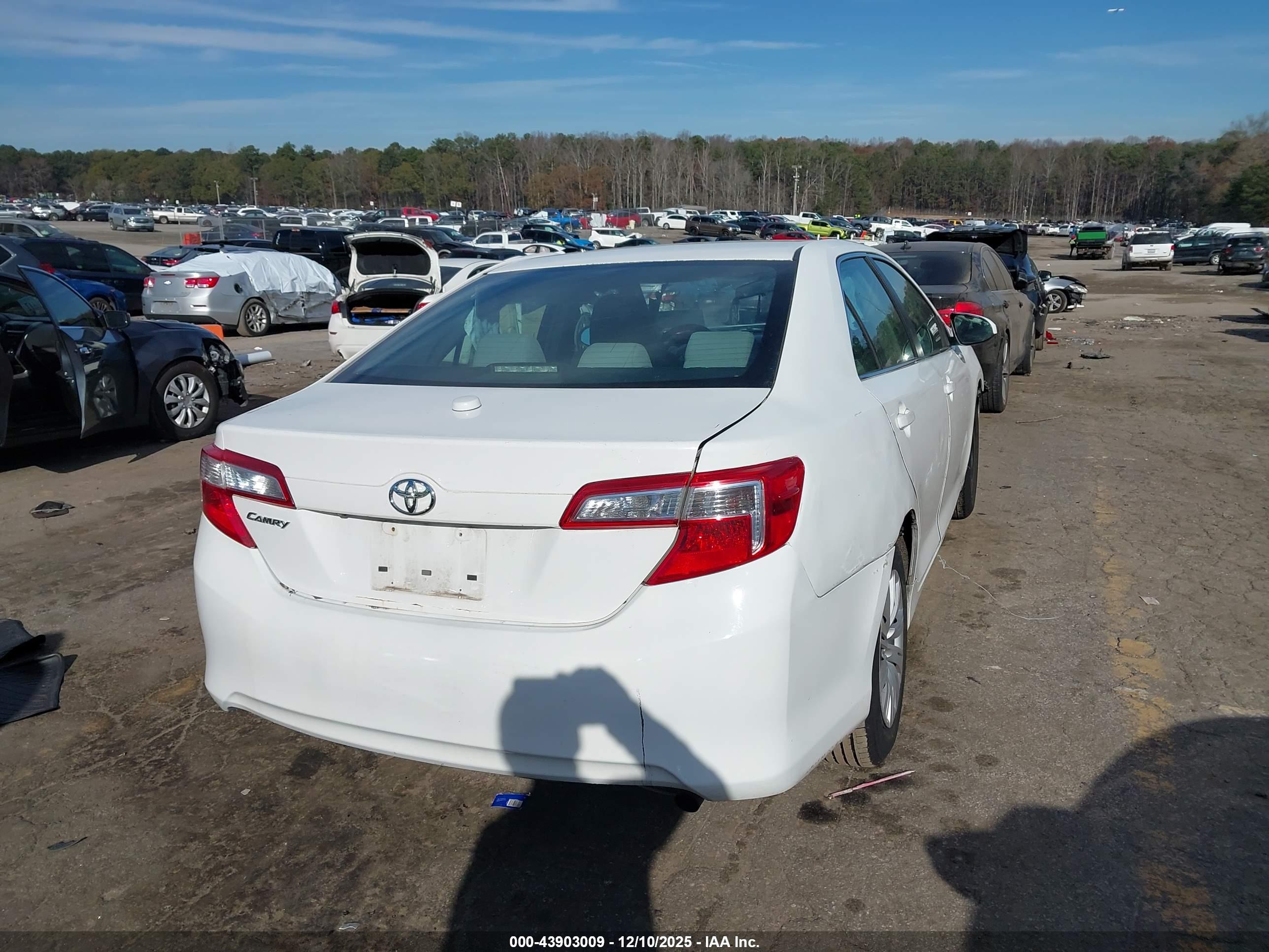 TOYOTA CAMRY image 4