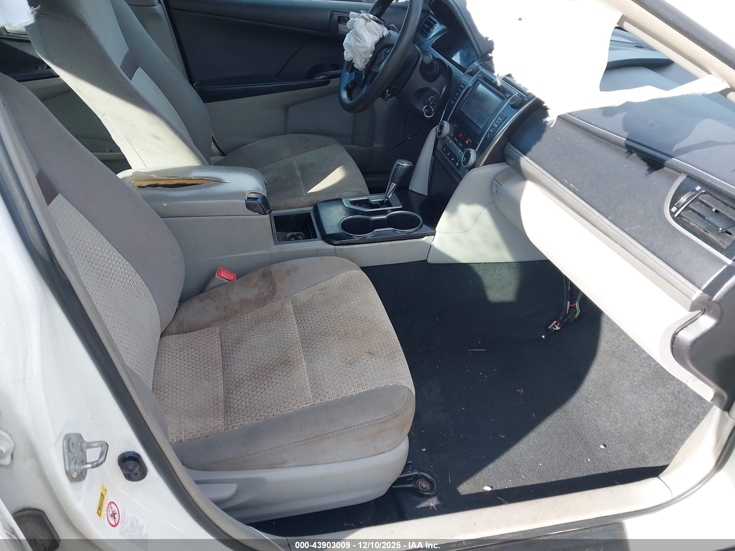 TOYOTA CAMRY image 5