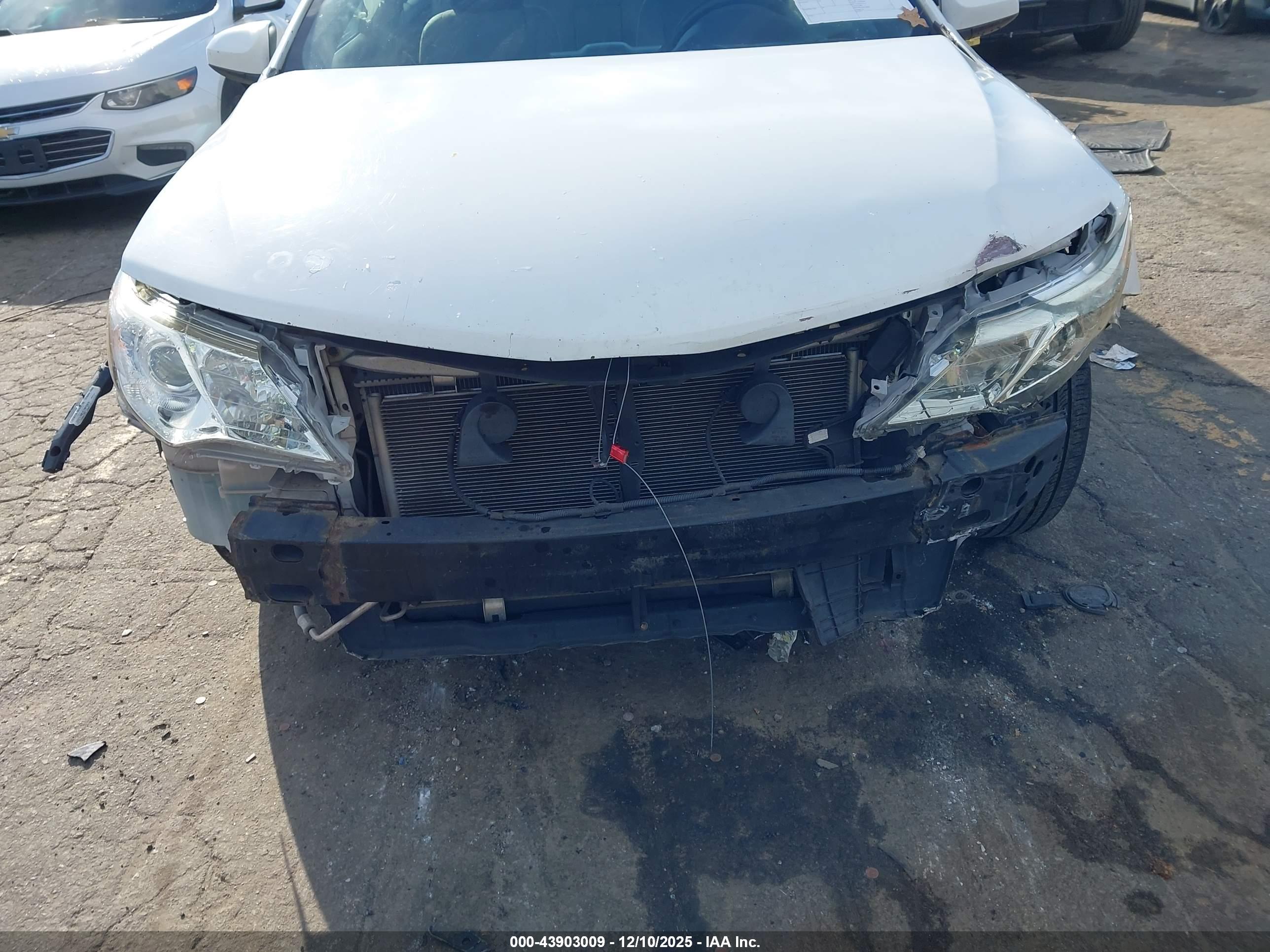 TOYOTA CAMRY image 6