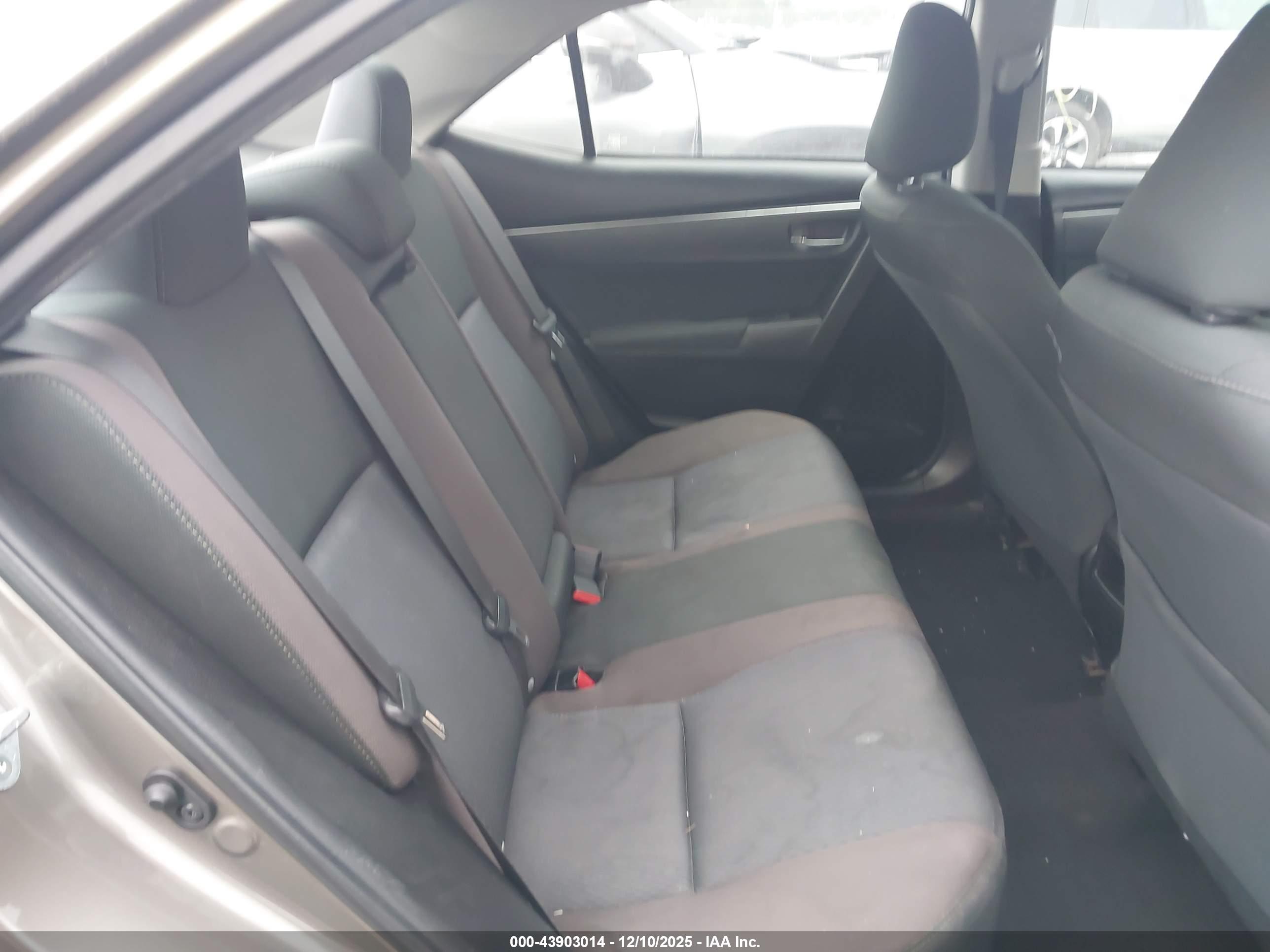 TOYOTA COROLLA image 8