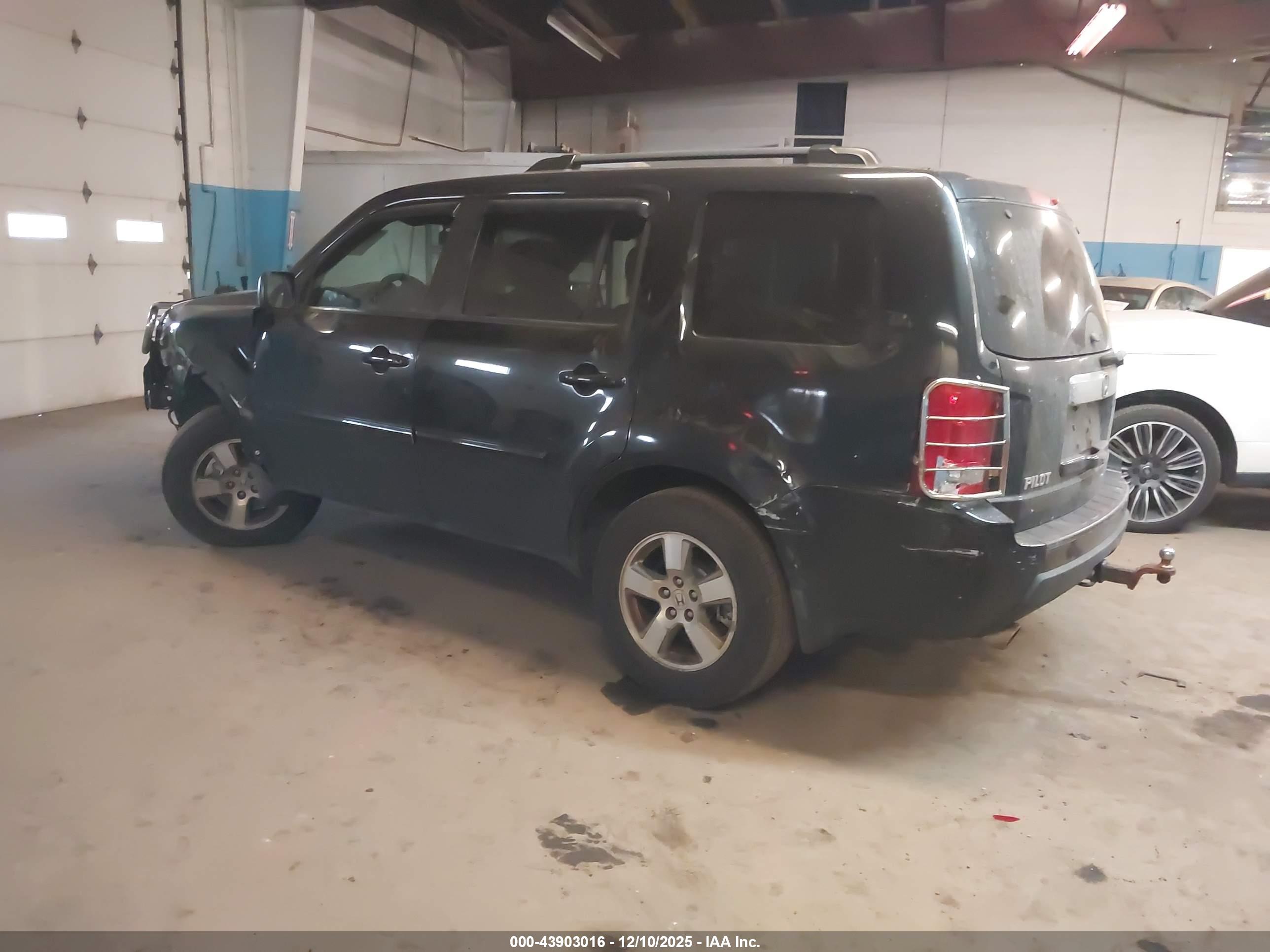 HONDA PILOT image 3