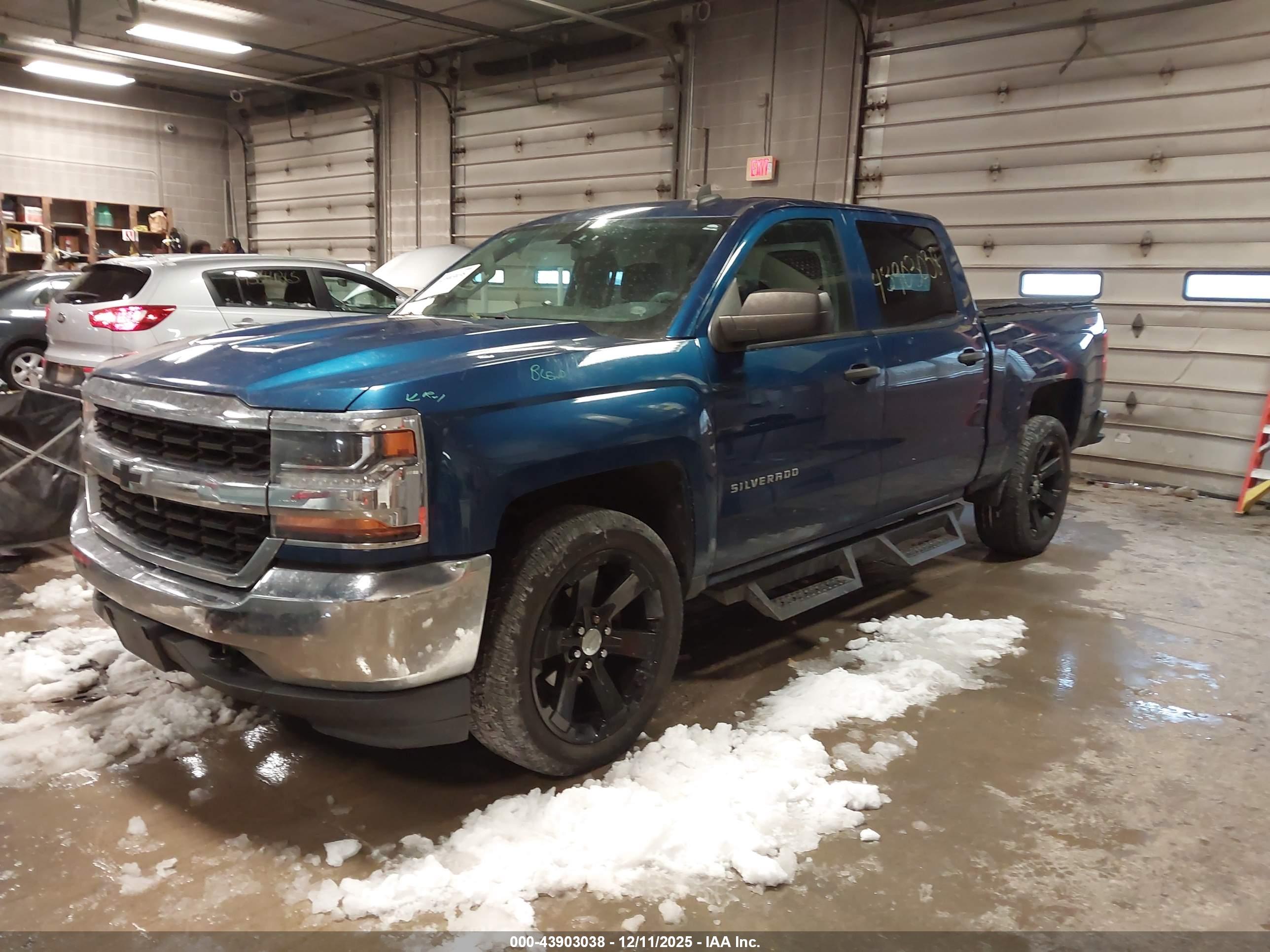 CHEVROLET SILVERADO image 2