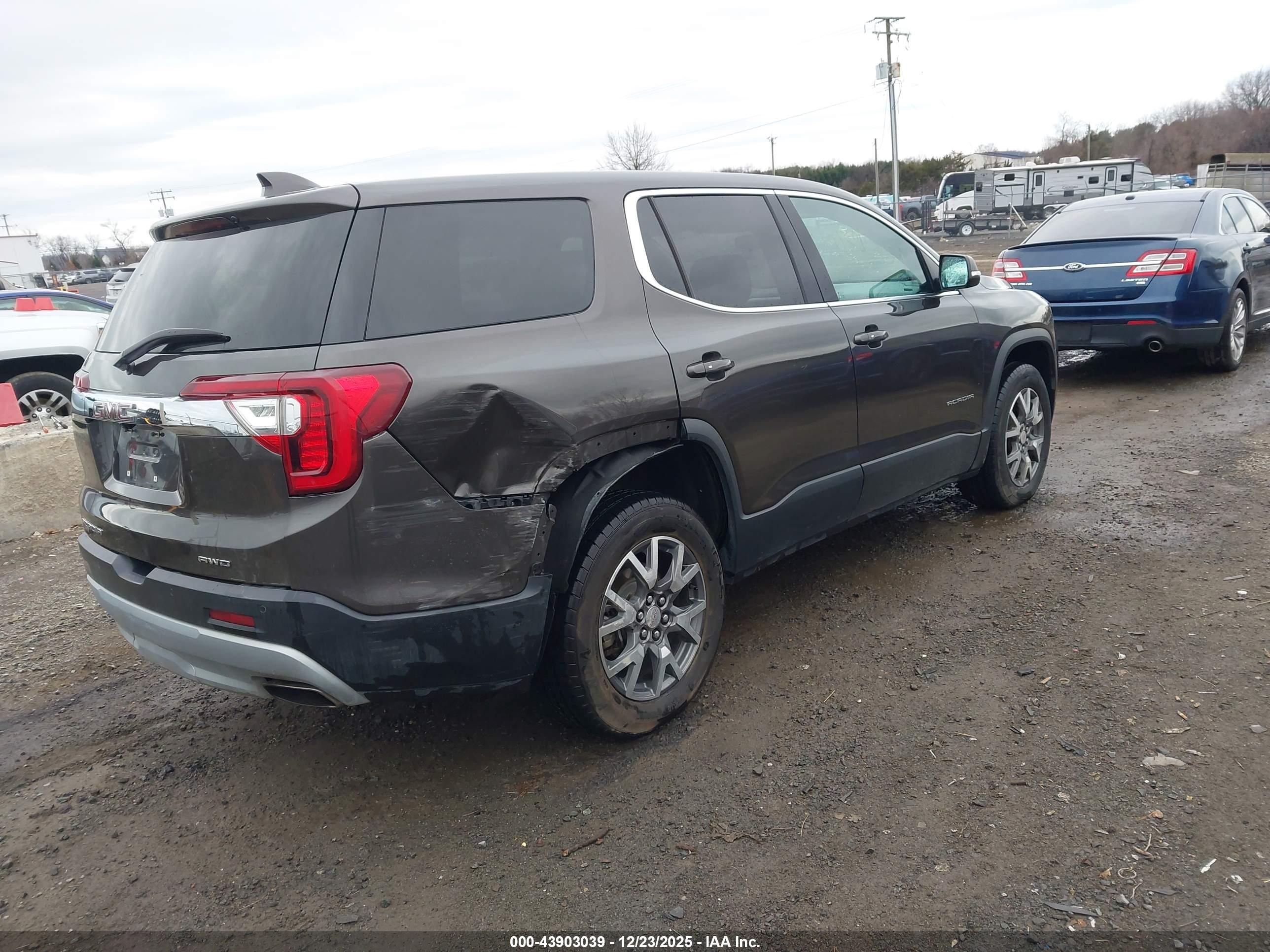 GMC ACADIA image 4