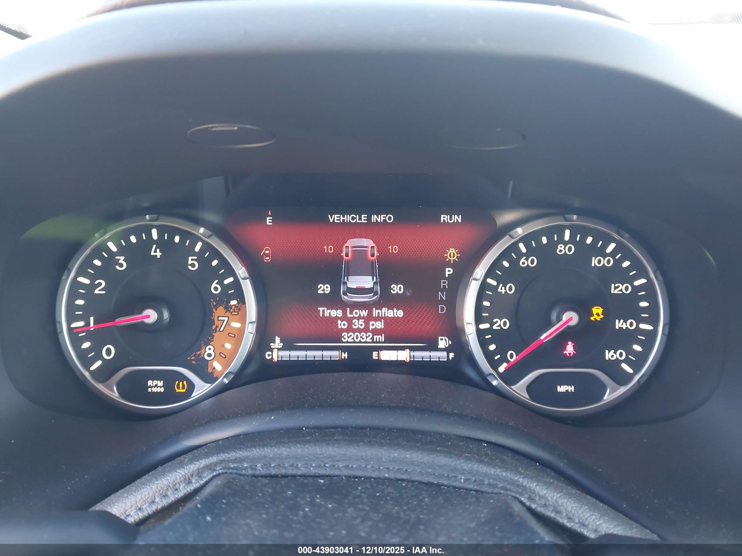 JEEP RENEGADE image 7