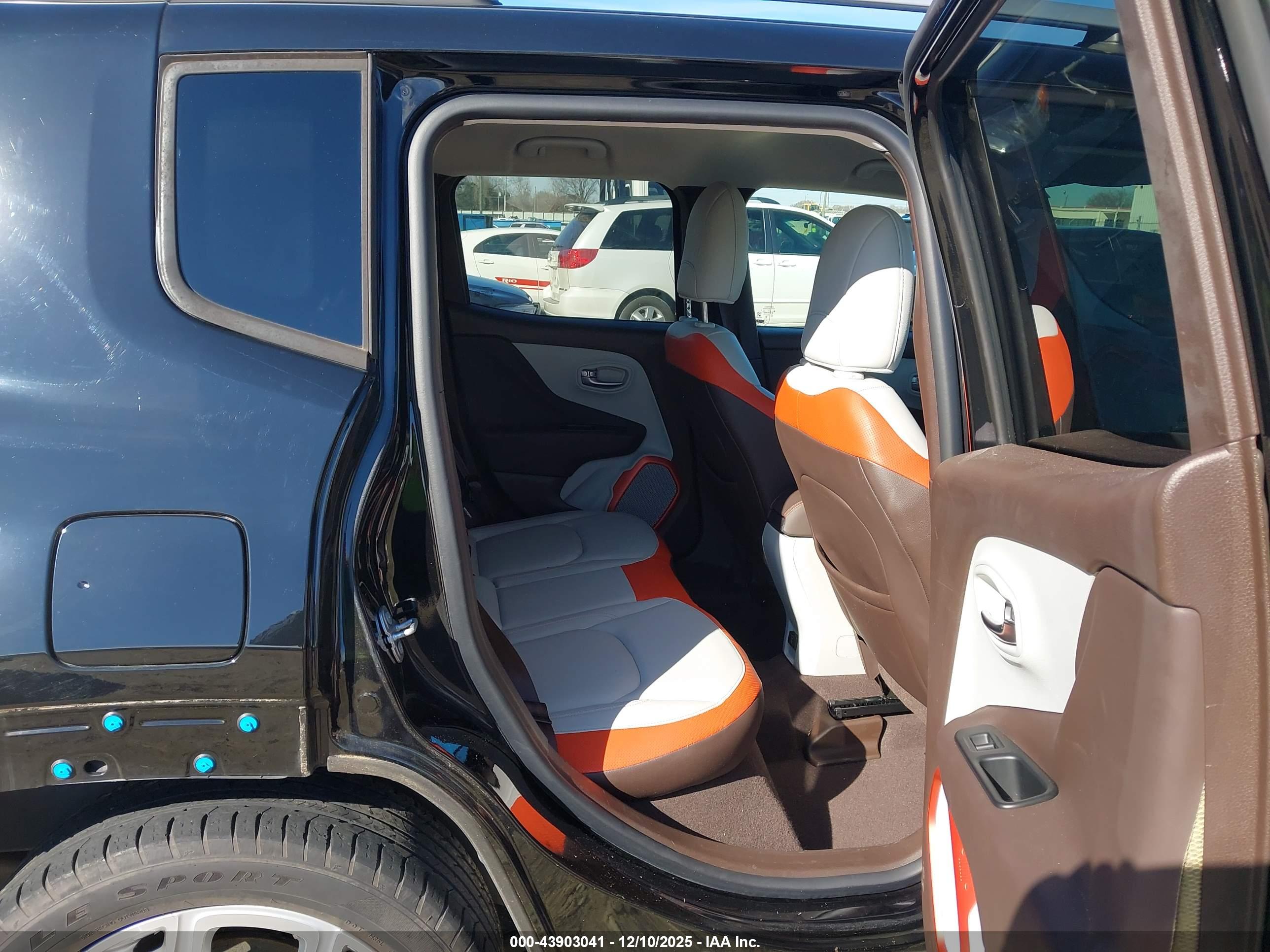 JEEP RENEGADE image 8