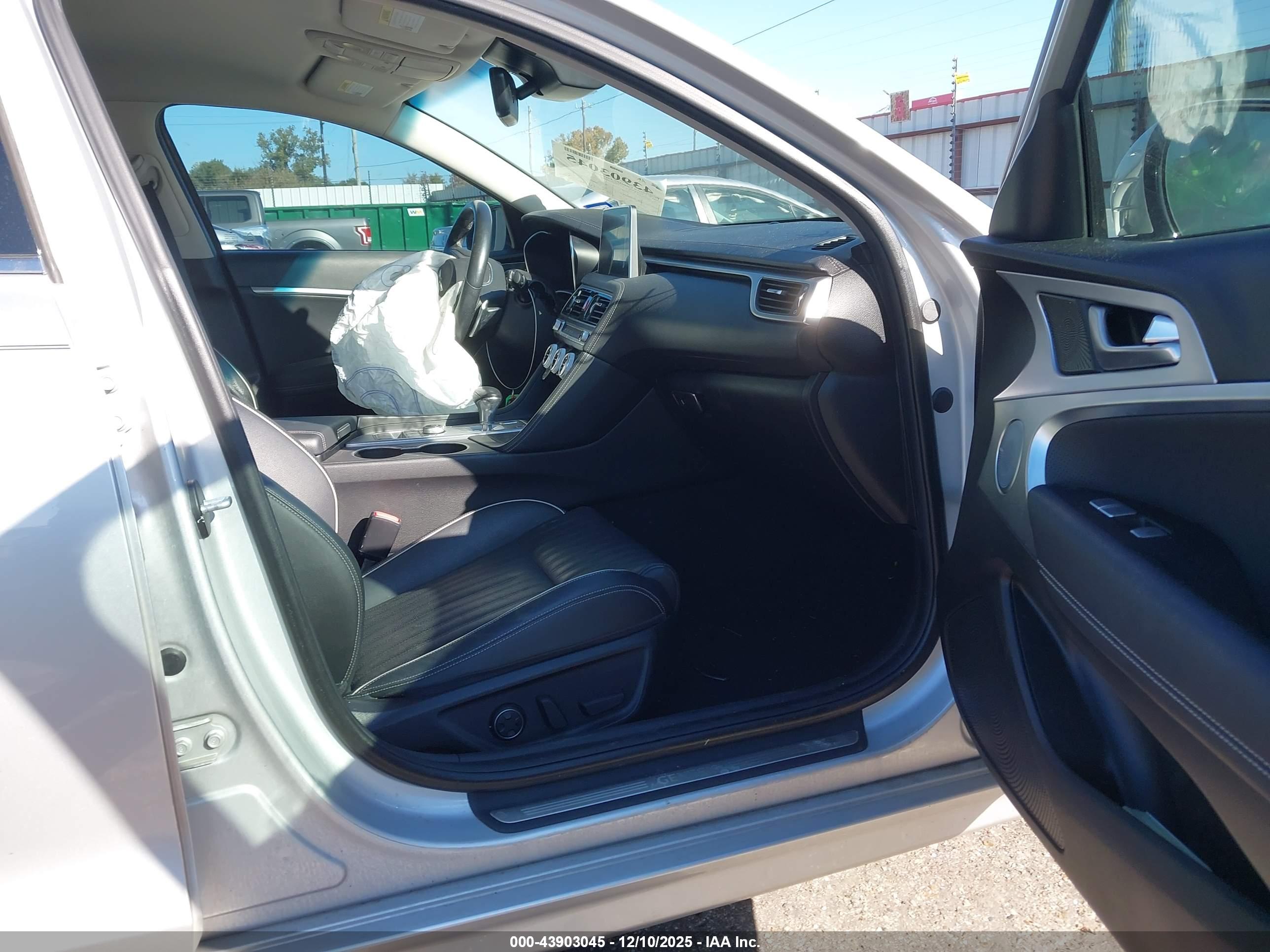 GENESIS G70 image 5