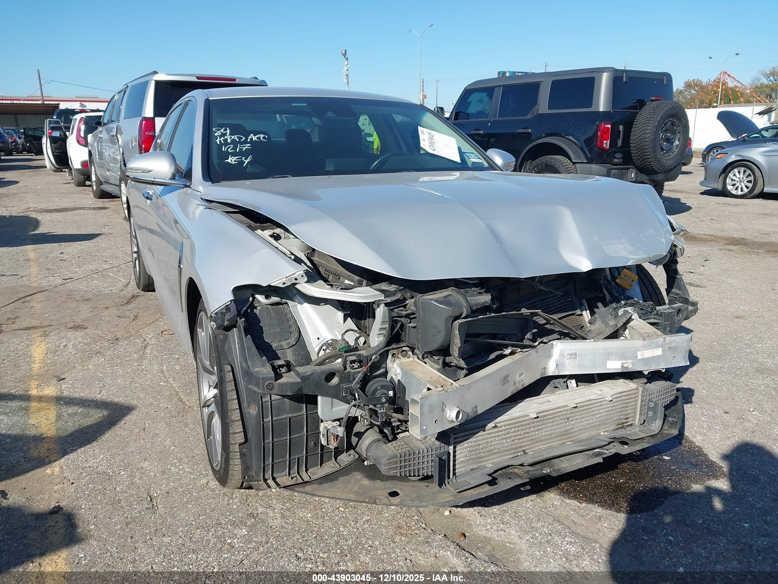 GENESIS G70 image 6