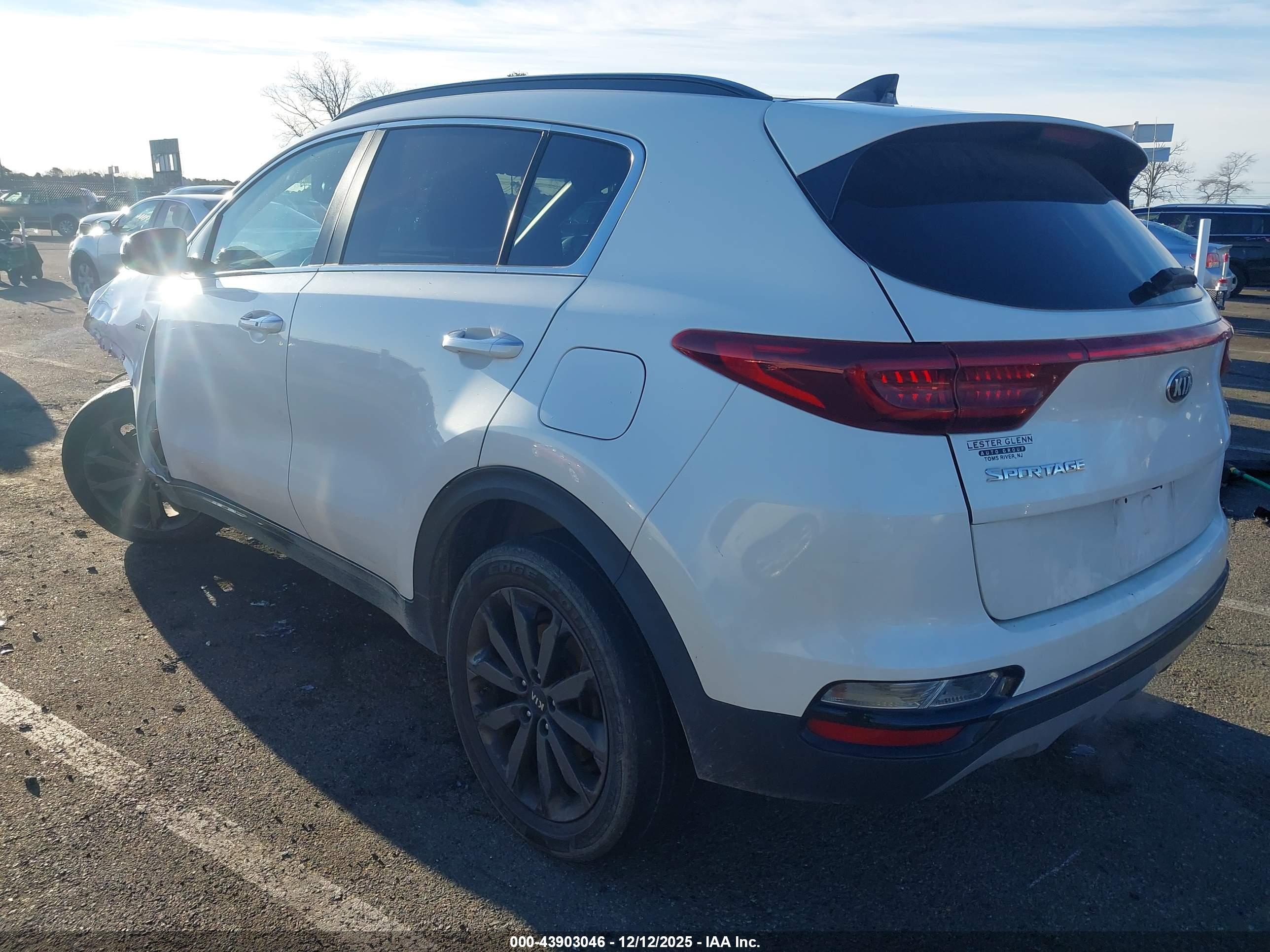 KIA SPORTAGE image 3