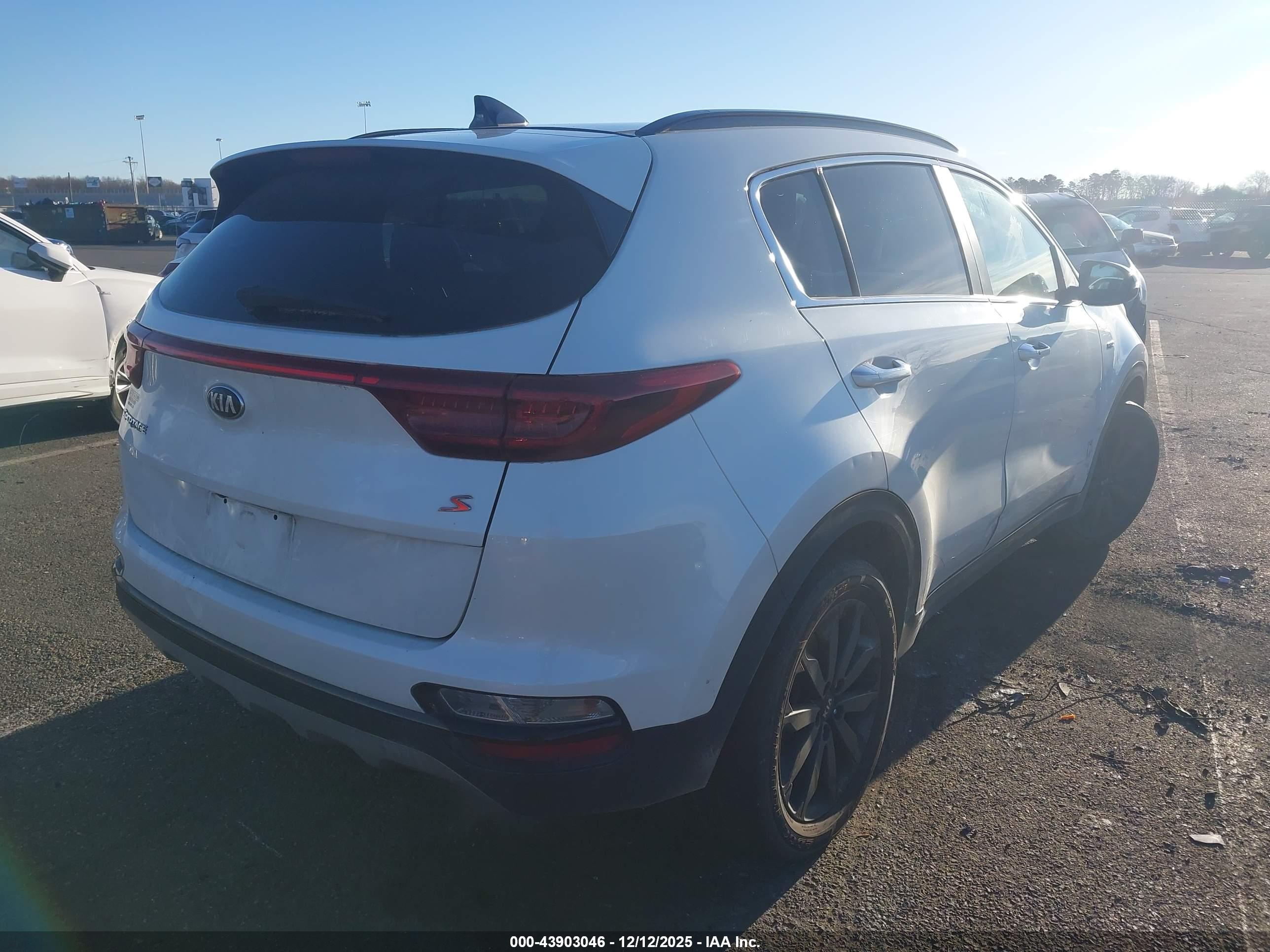 KIA SPORTAGE image 4