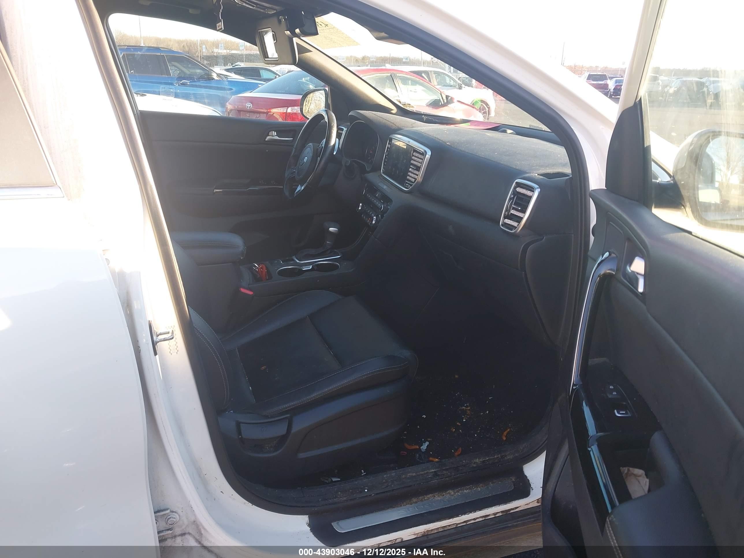 KIA SPORTAGE image 5