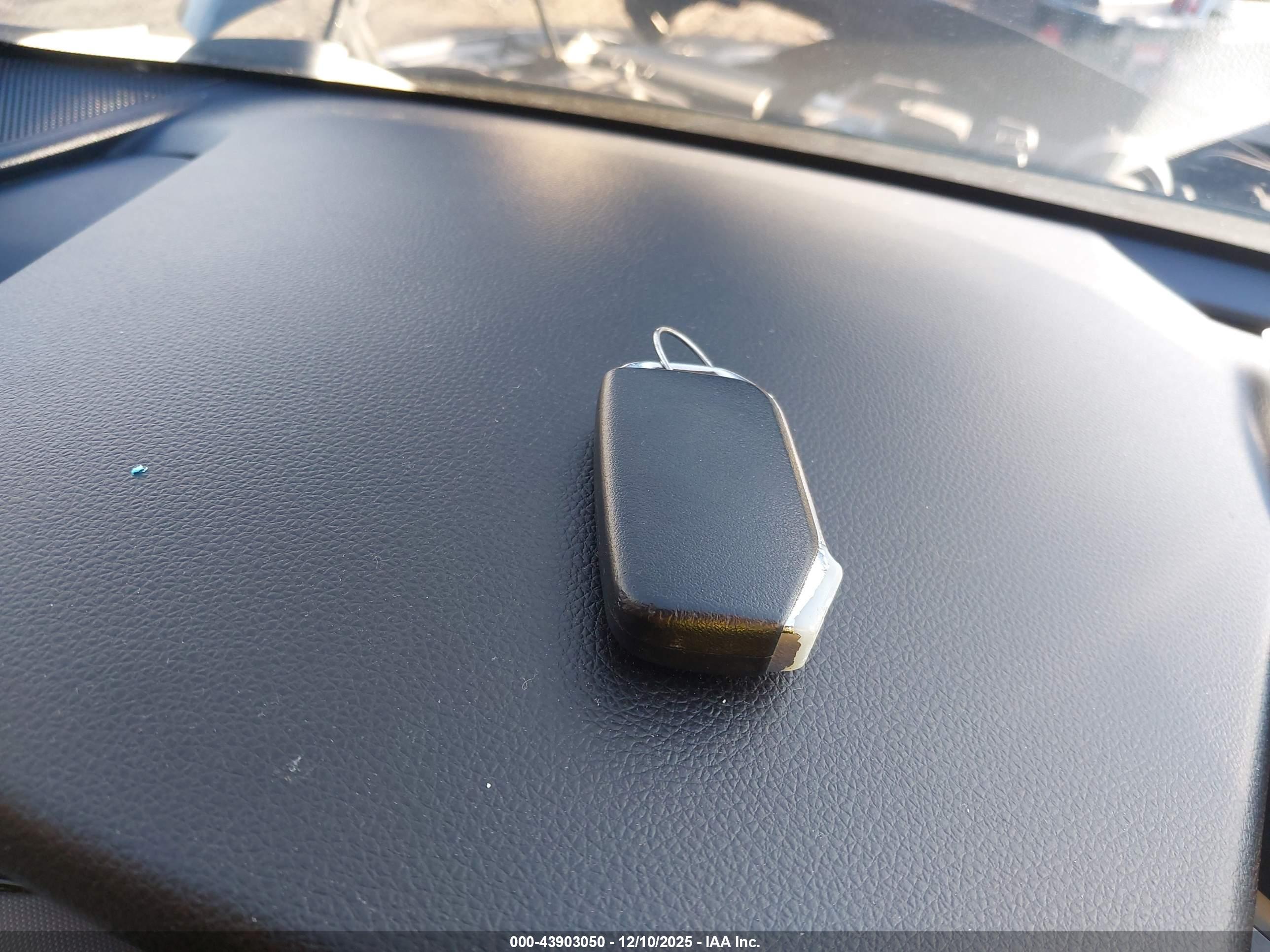 KIA K5 image 11