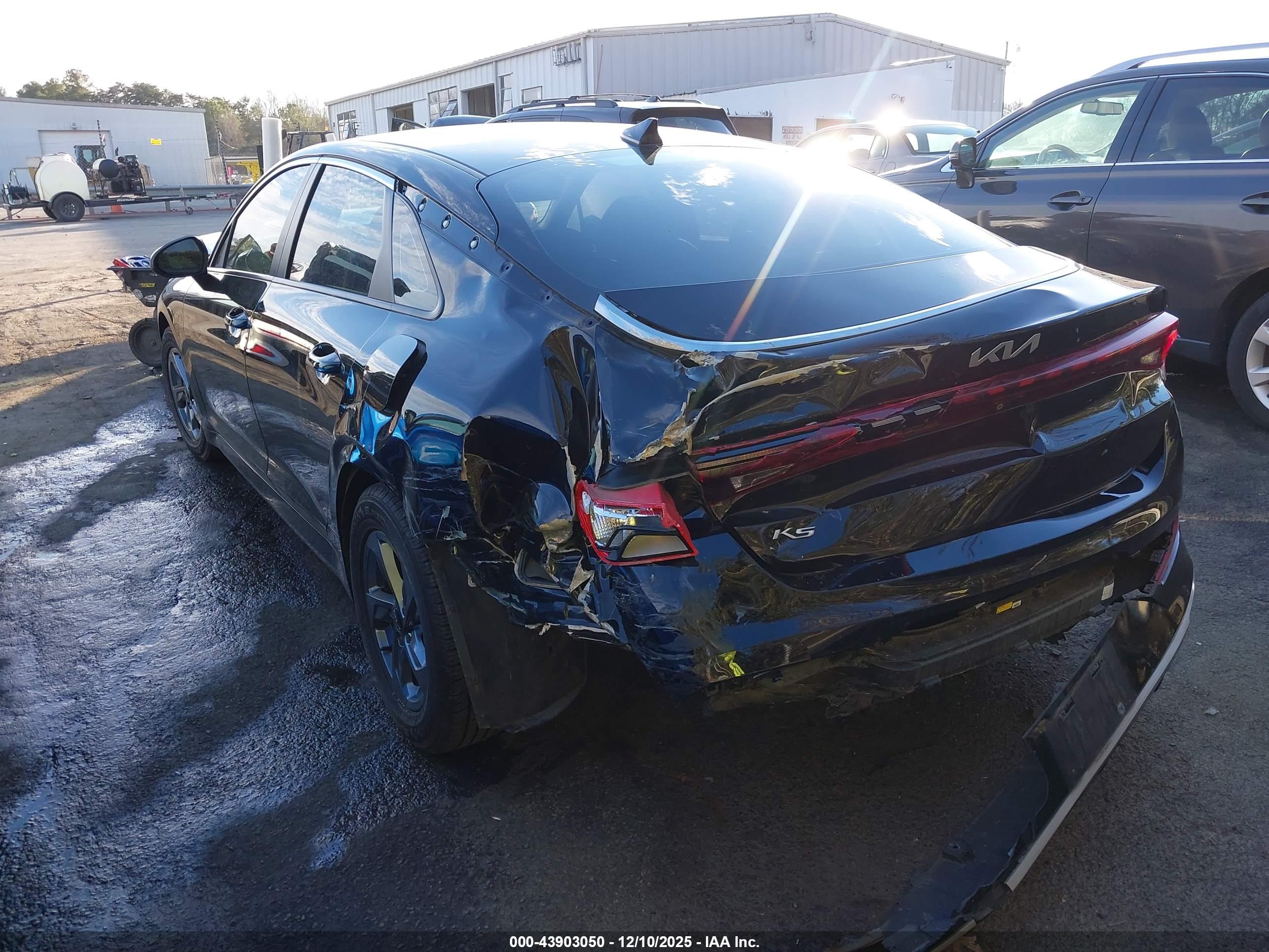 KIA K5 image 3