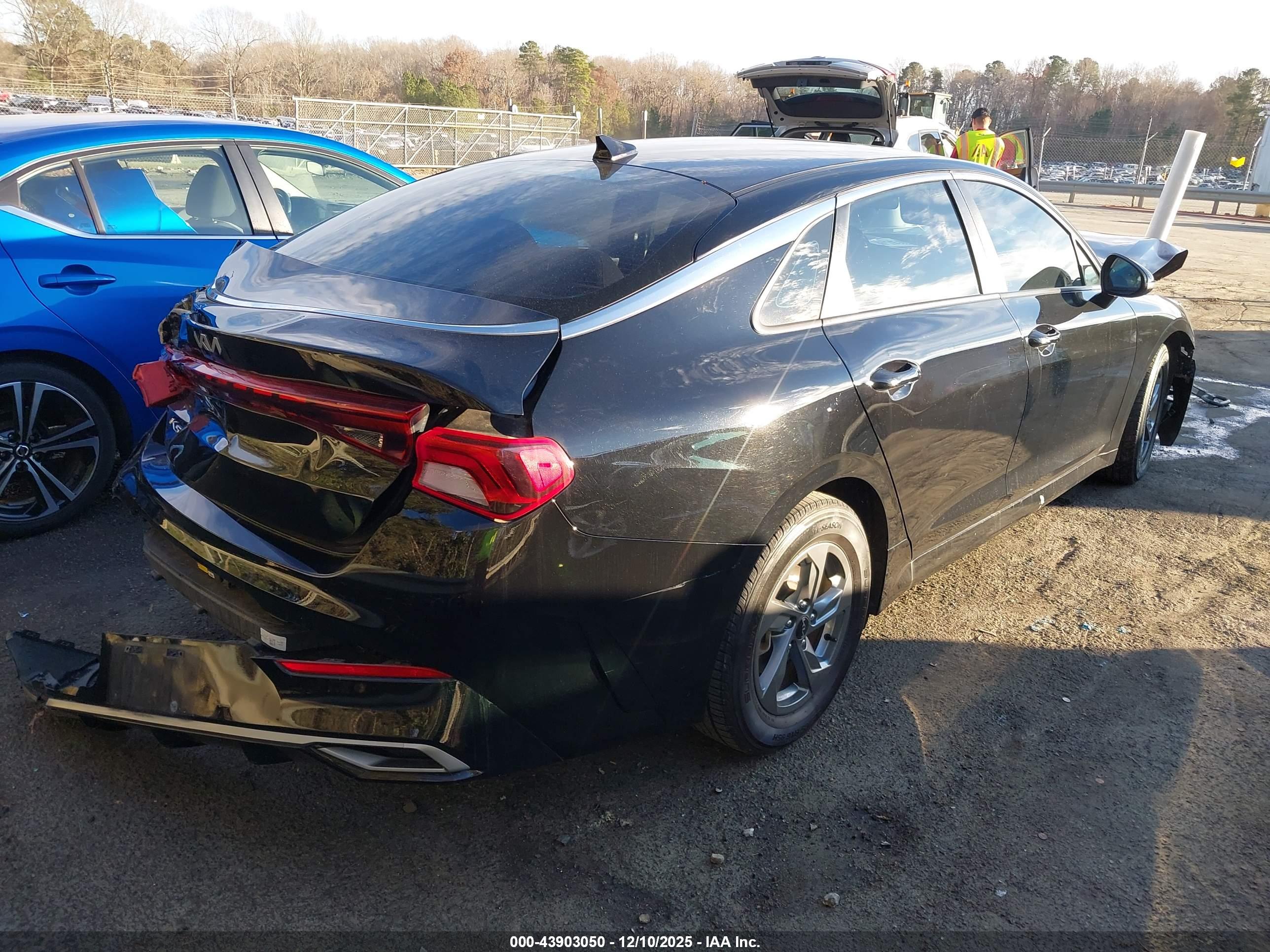 KIA K5 image 4