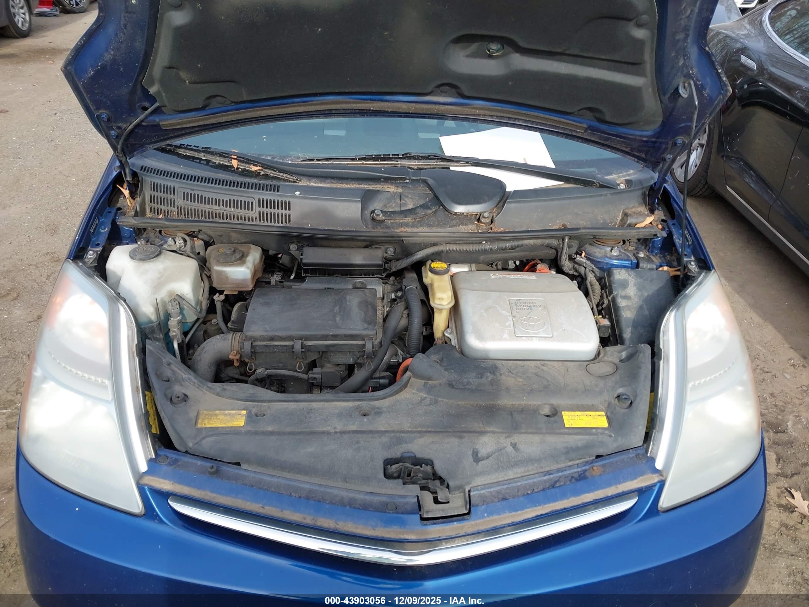 TOYOTA PRIUS image 10