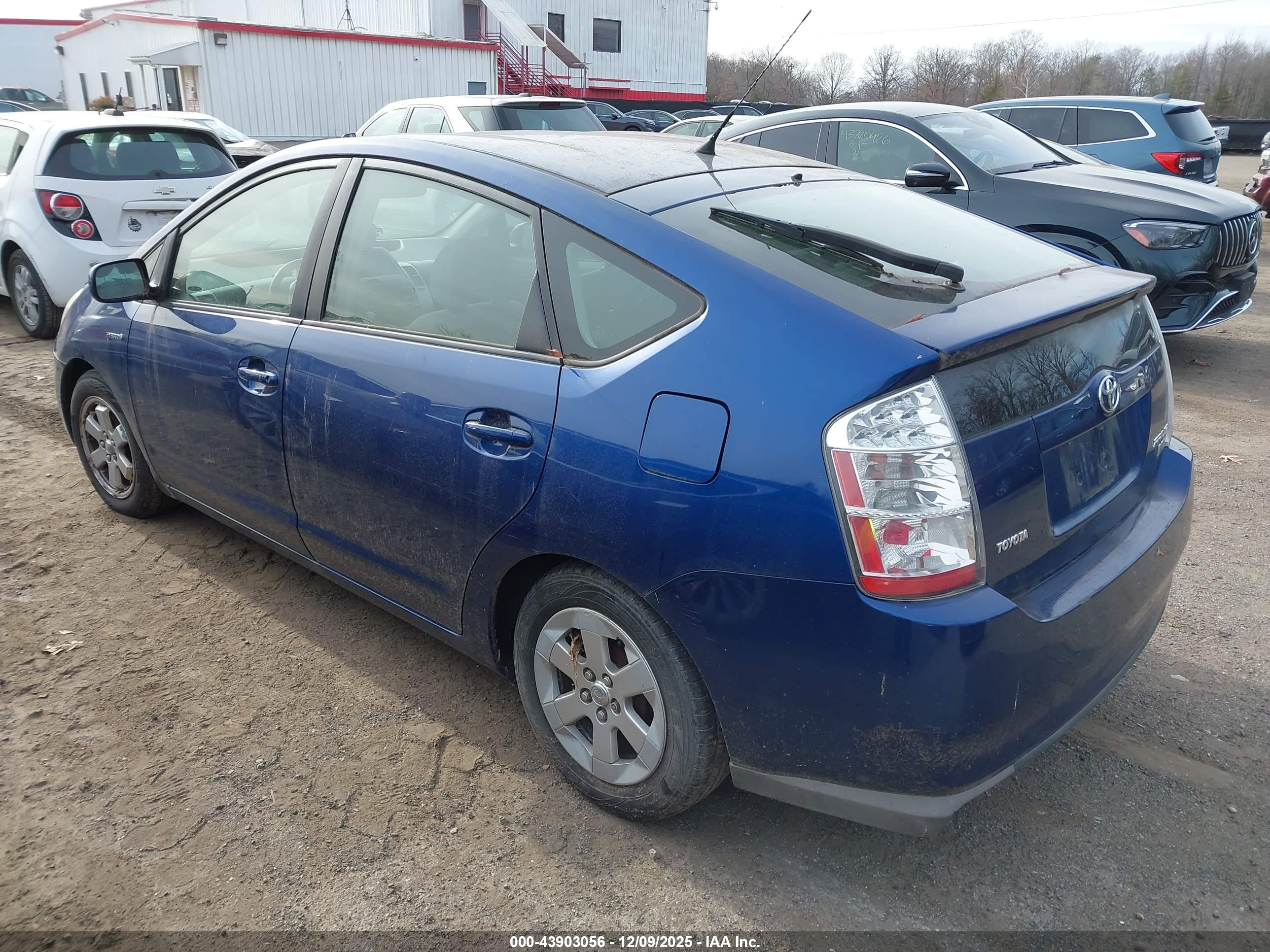 TOYOTA PRIUS image 3