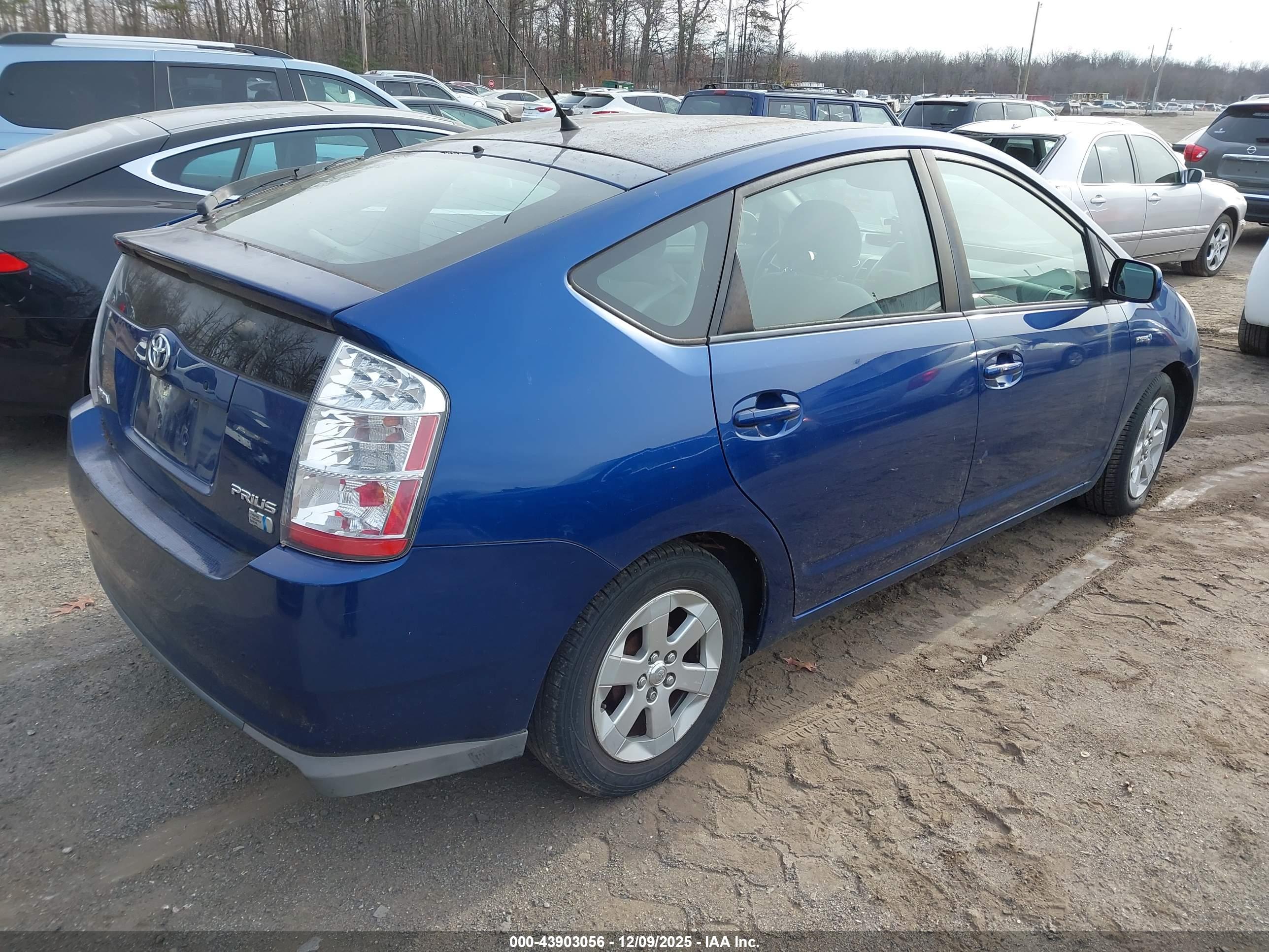 TOYOTA PRIUS image 4