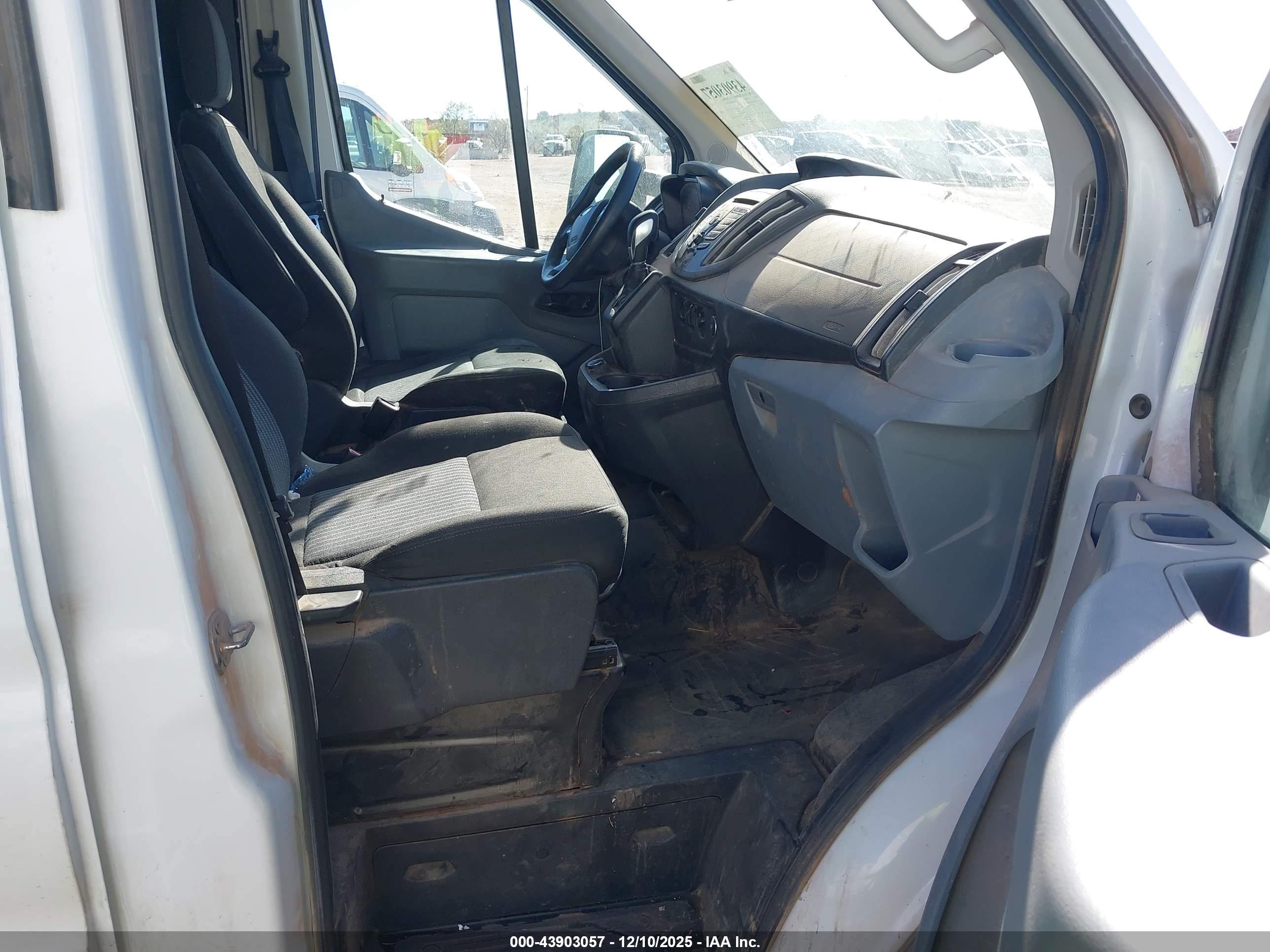 FORD TRANSIT-250 image 5