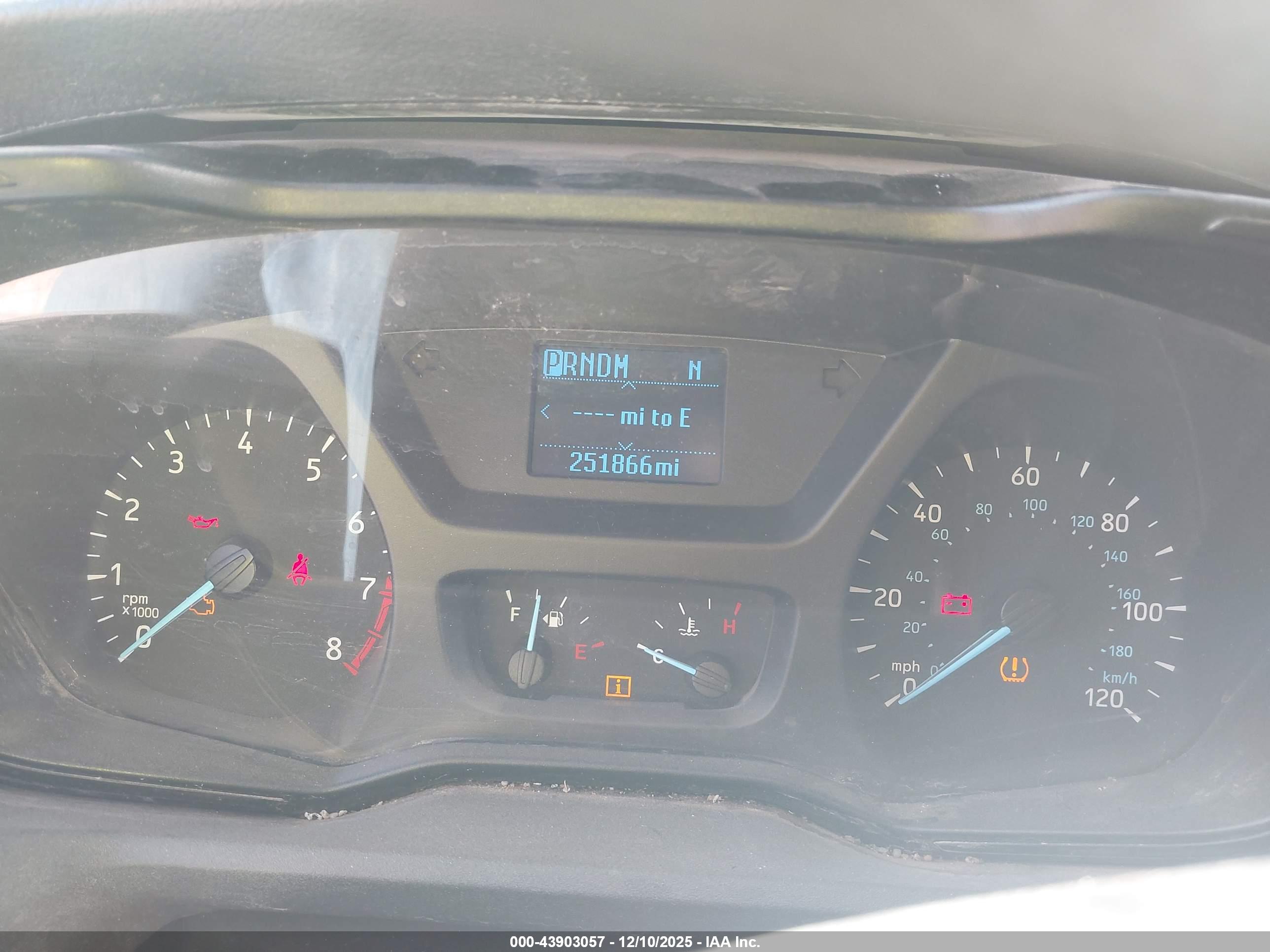 FORD TRANSIT-250 image 7