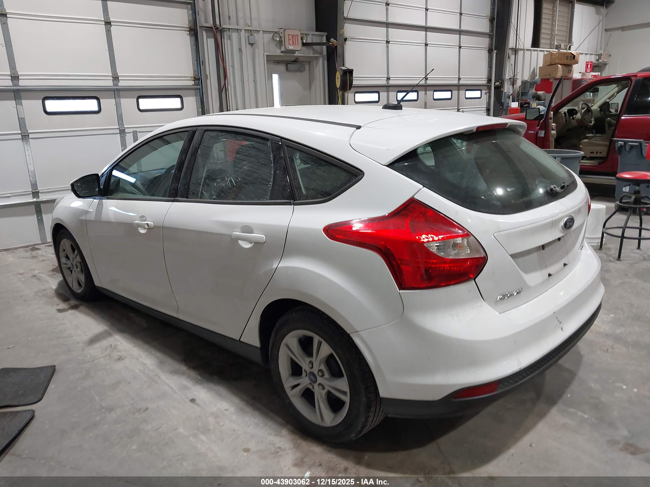 FORD FOCUS image 3