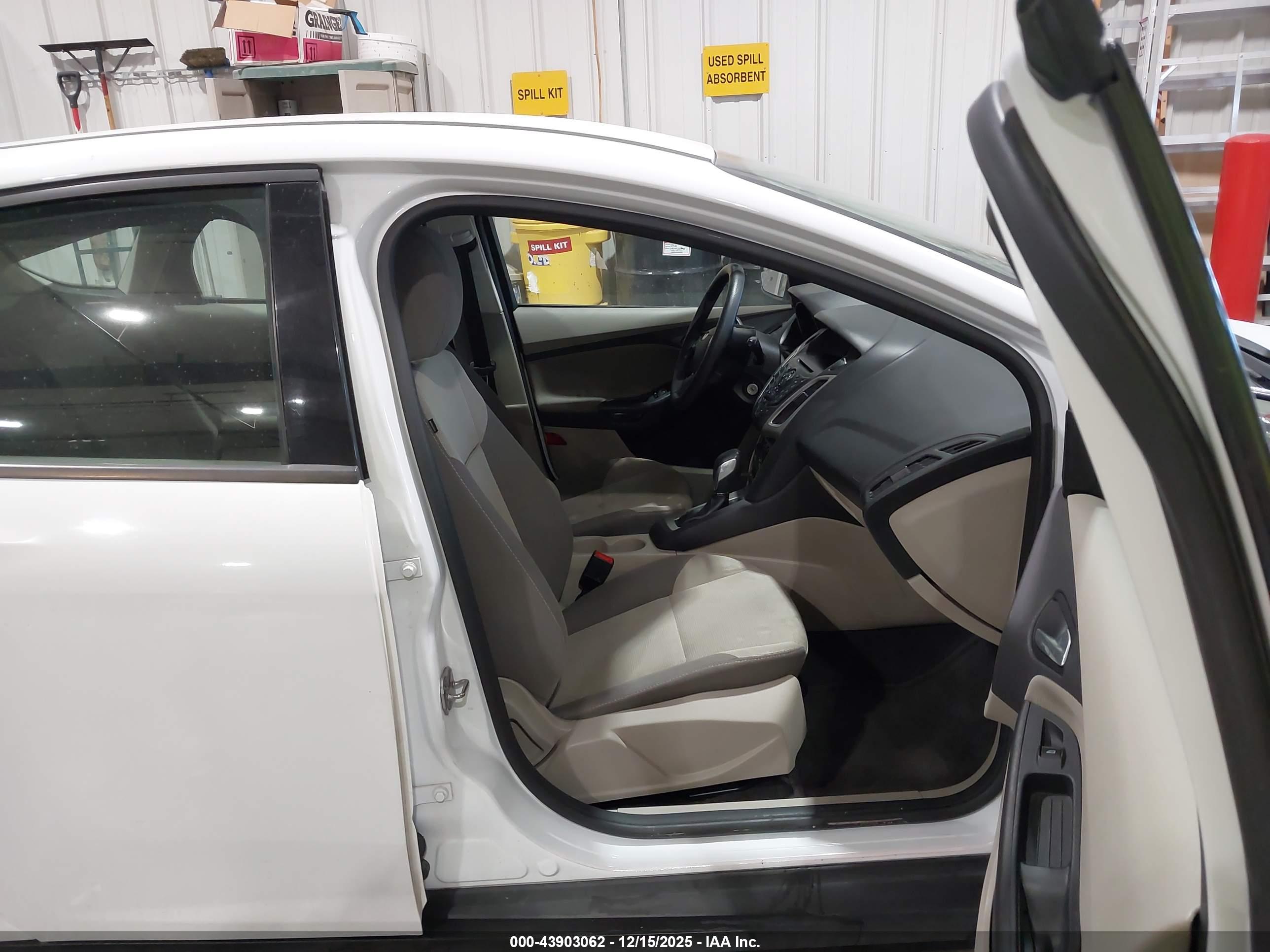 FORD FOCUS image 5