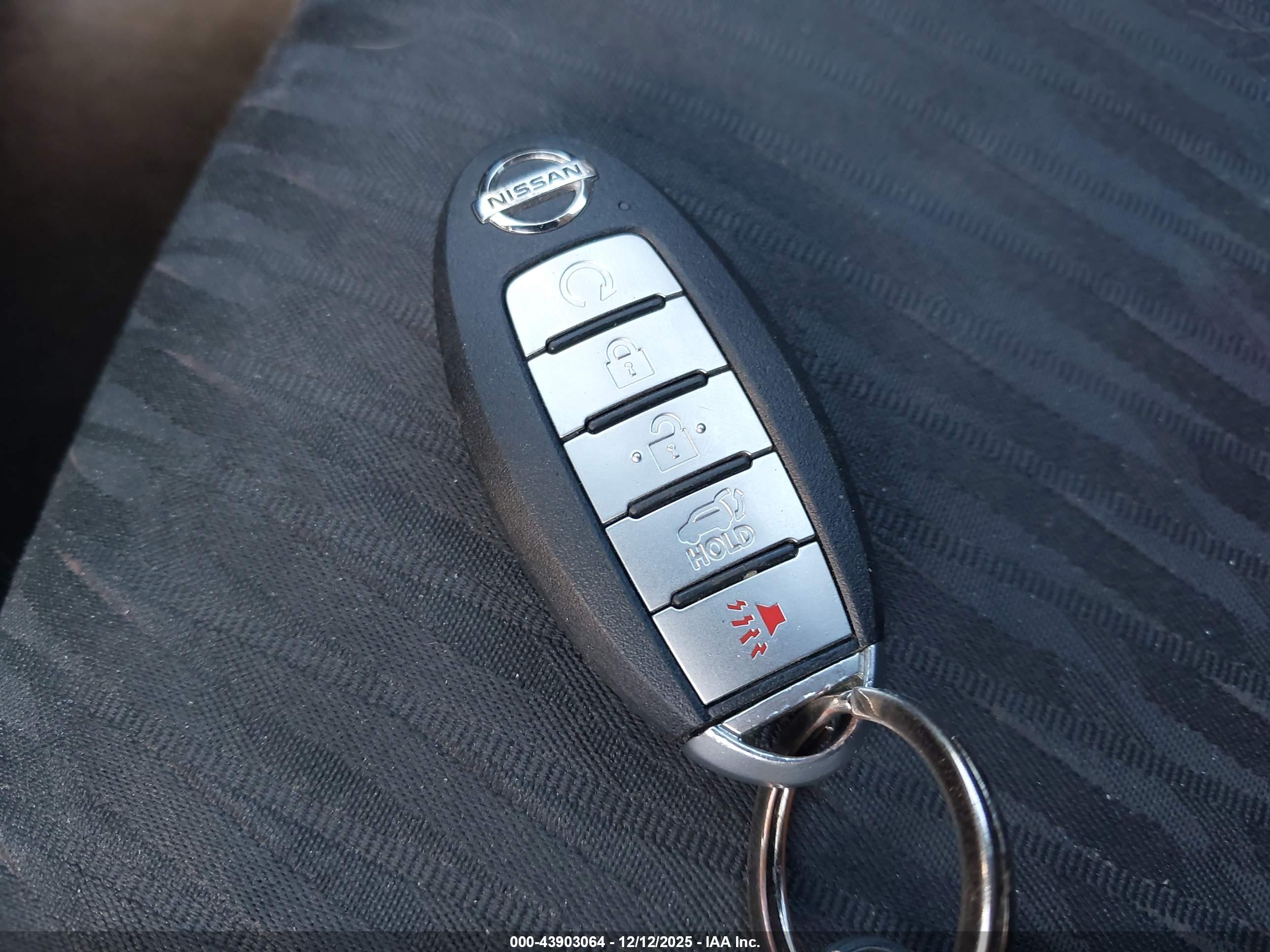 NISSAN ROGUE image 11