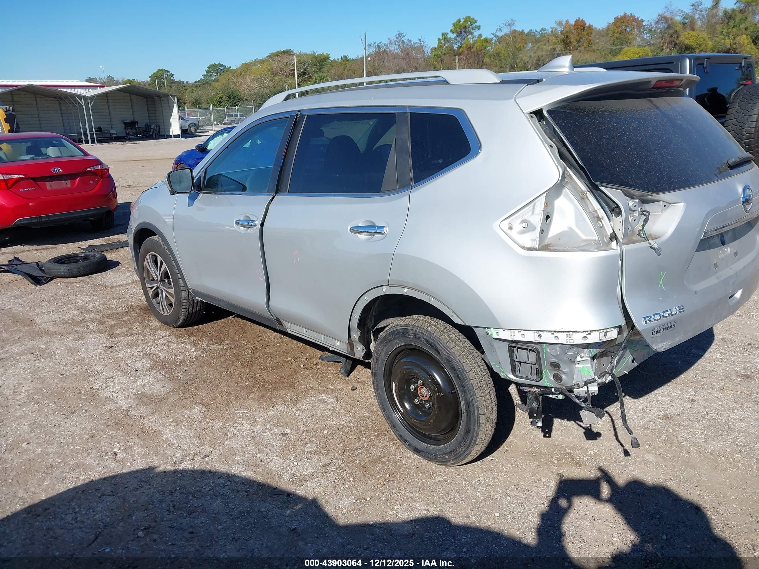 NISSAN ROGUE image 3