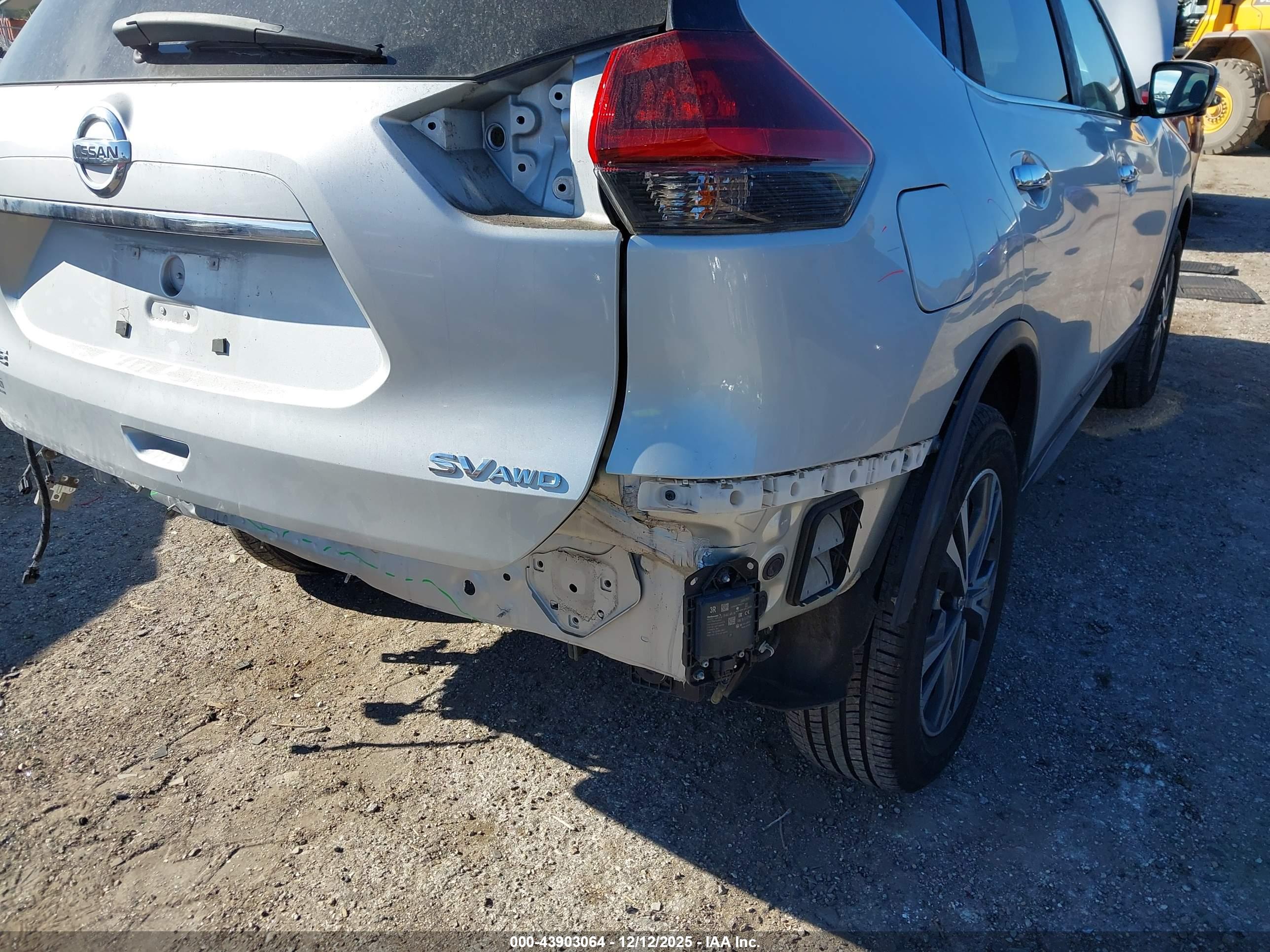 NISSAN ROGUE image 6