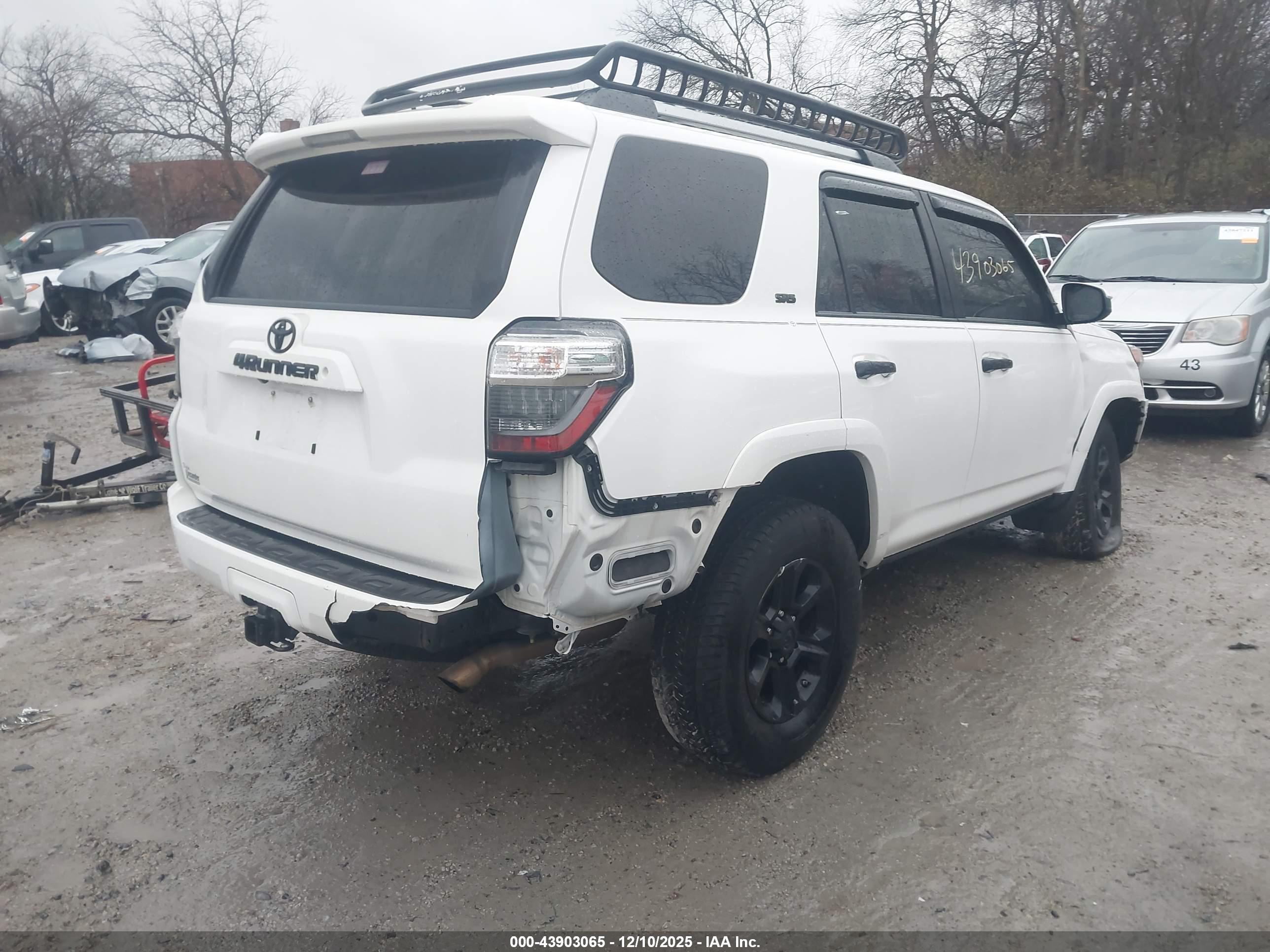 TOYOTA 4RUNNER image 4