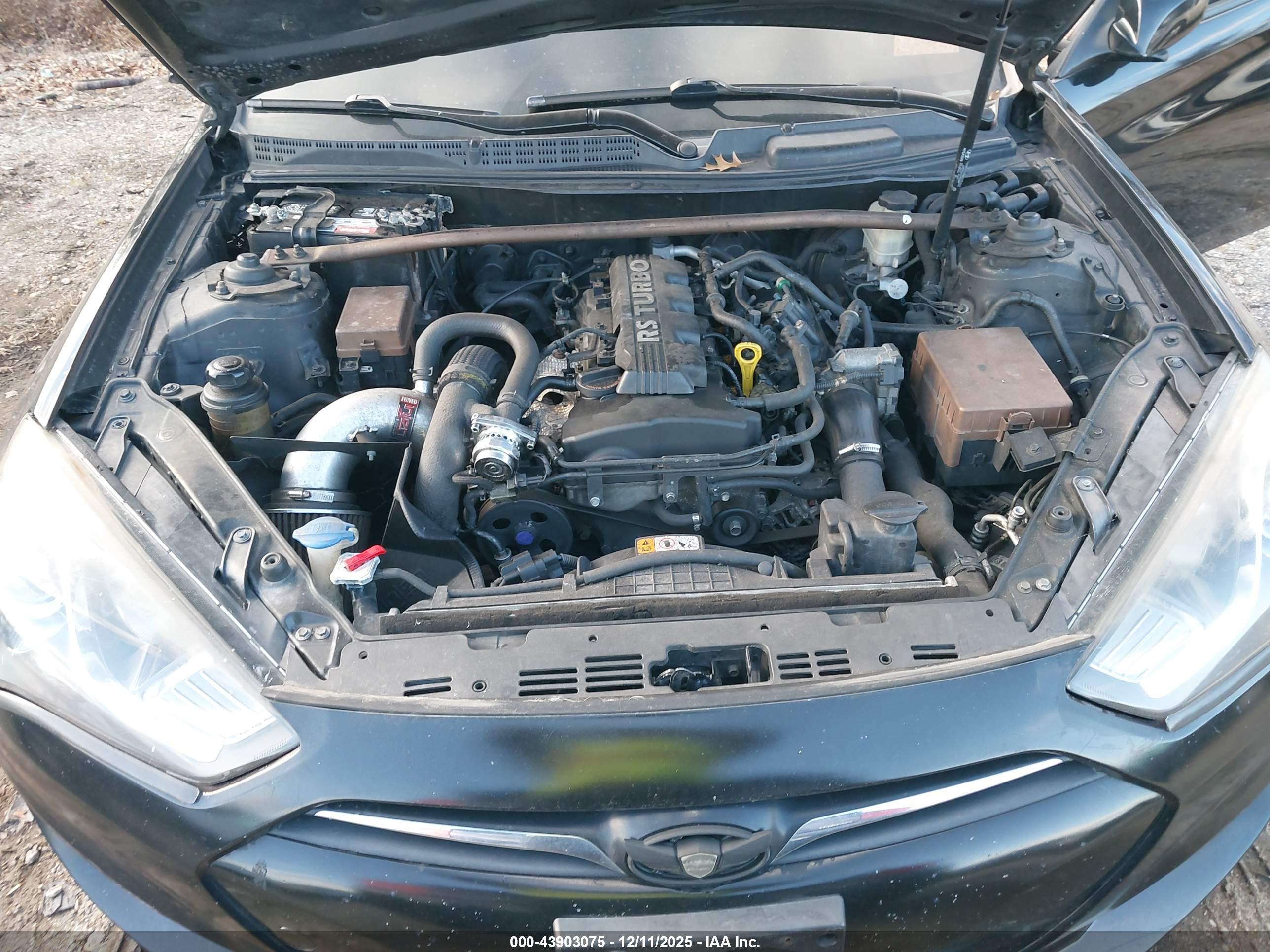 HYUNDAI GENESIS image 10