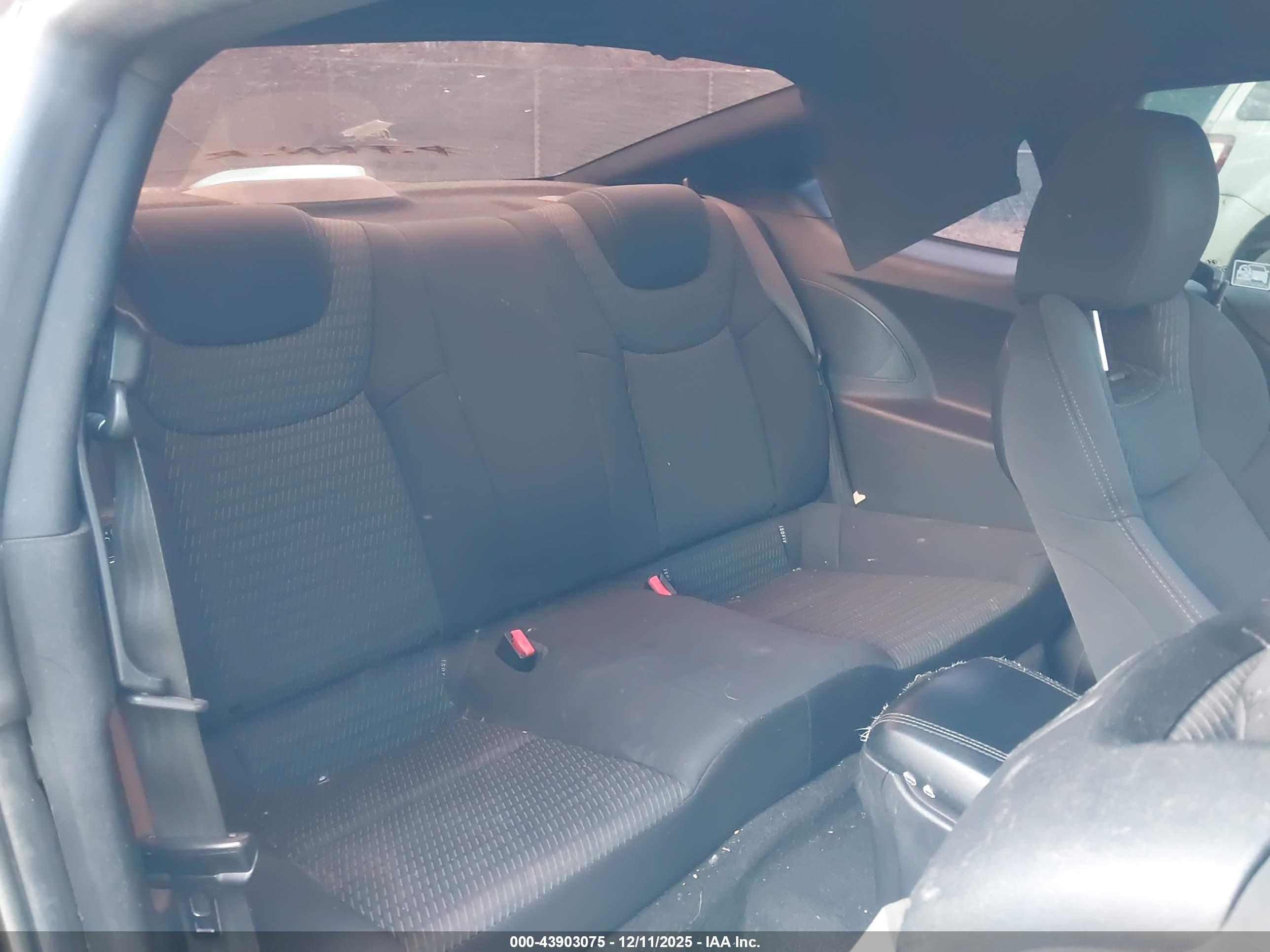 HYUNDAI GENESIS image 8