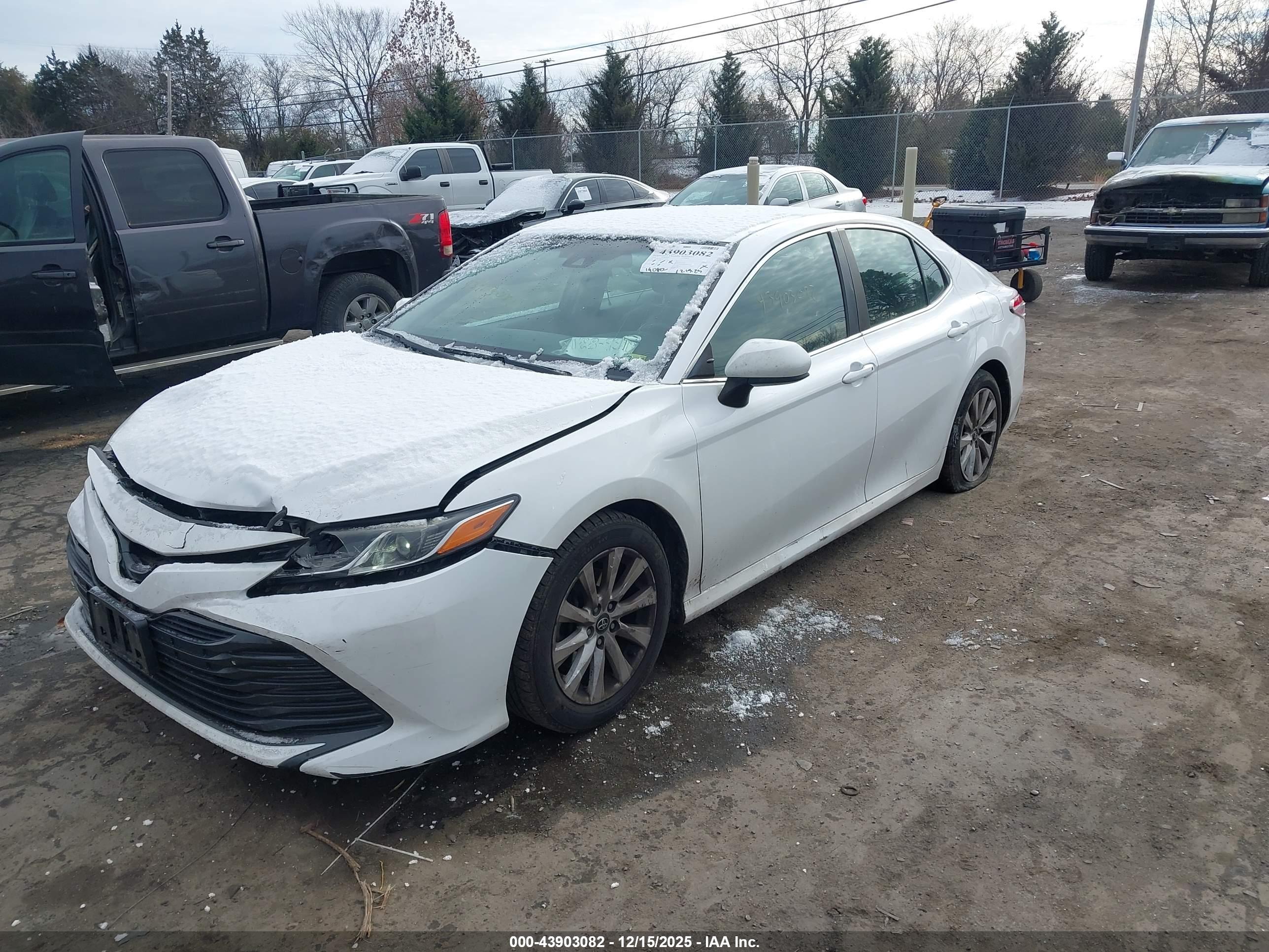 TOYOTA CAMRY image 2