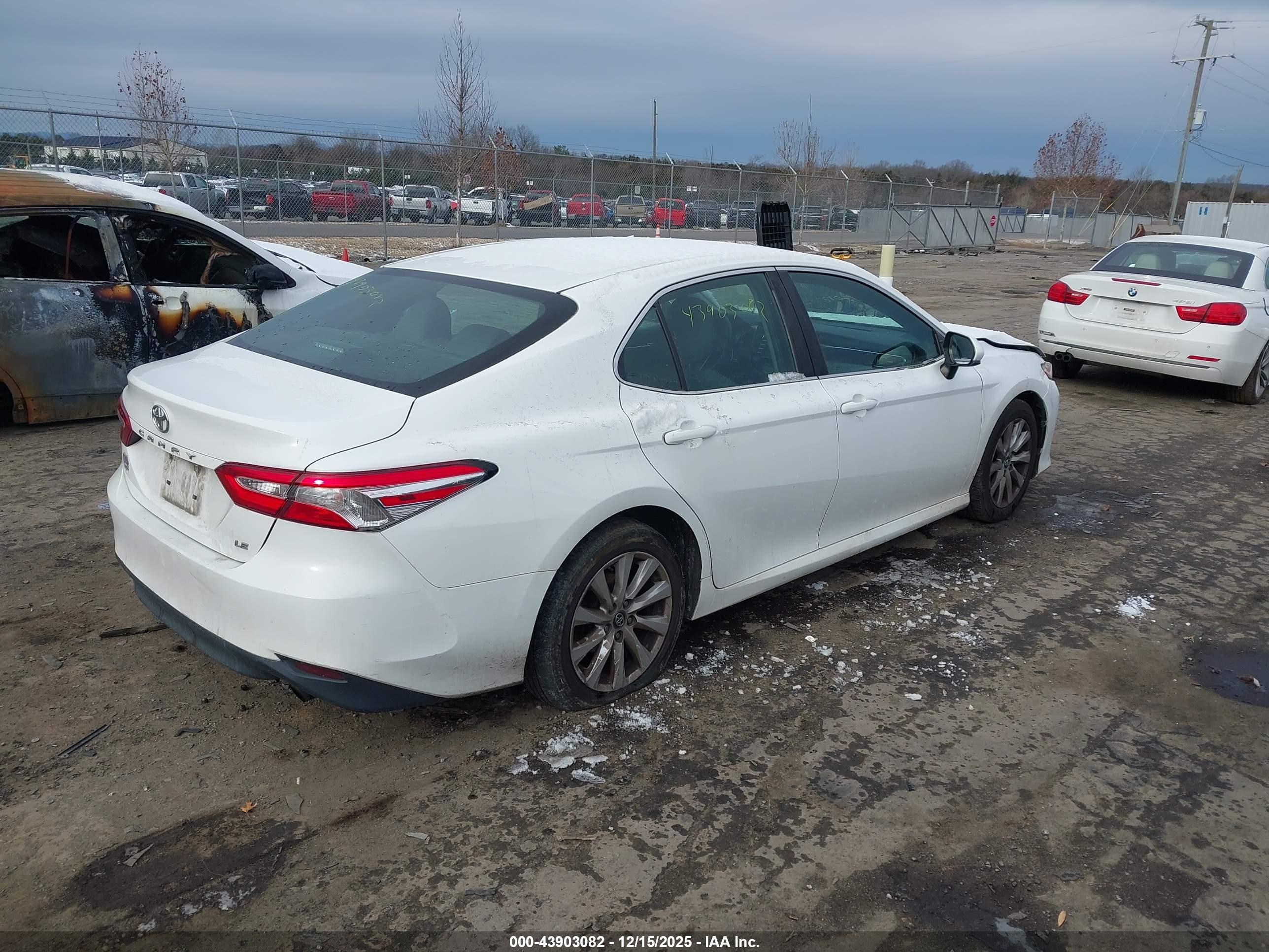 TOYOTA CAMRY image 4