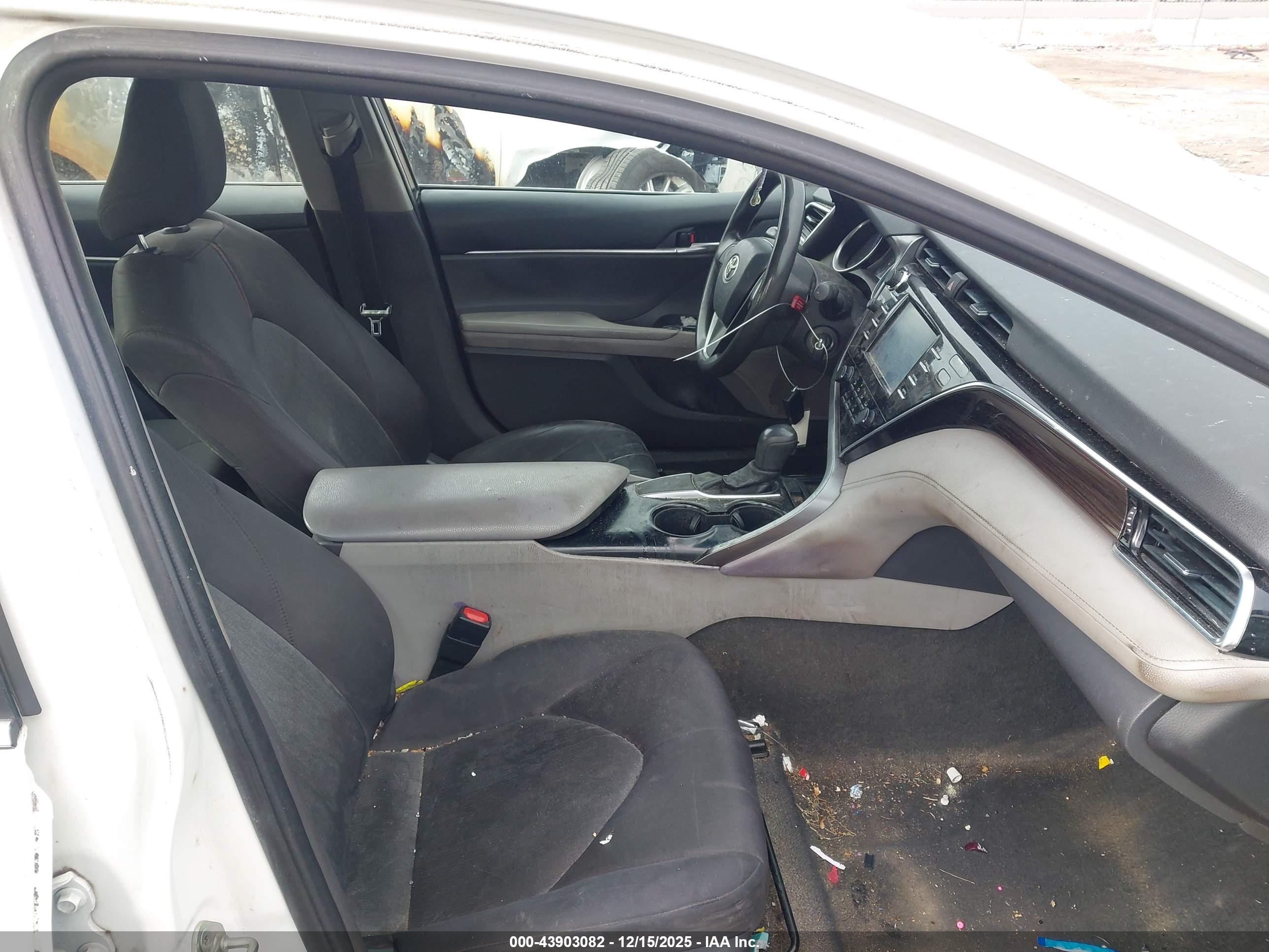 TOYOTA CAMRY image 5