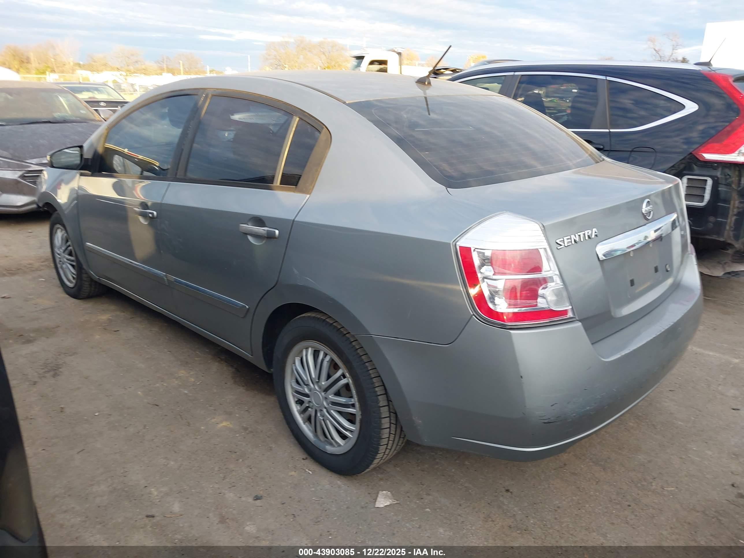 NISSAN SENTRA image 3