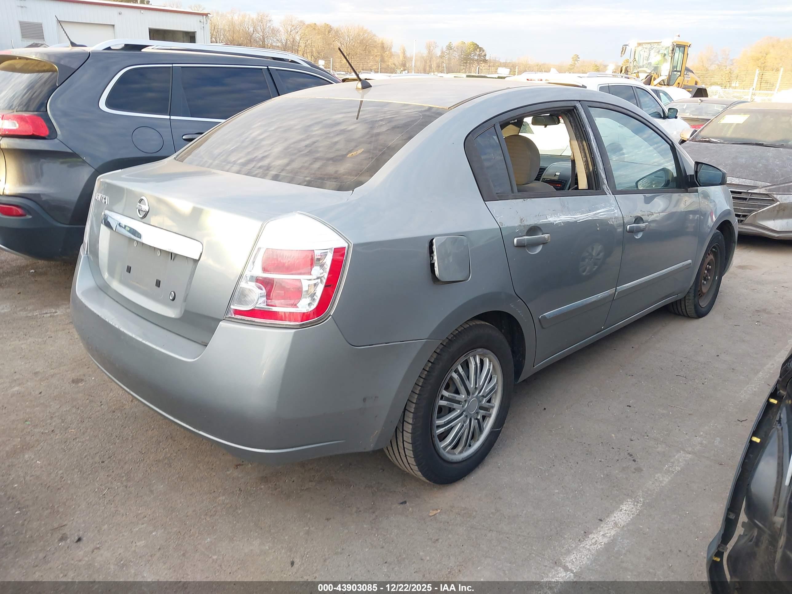 NISSAN SENTRA image 4