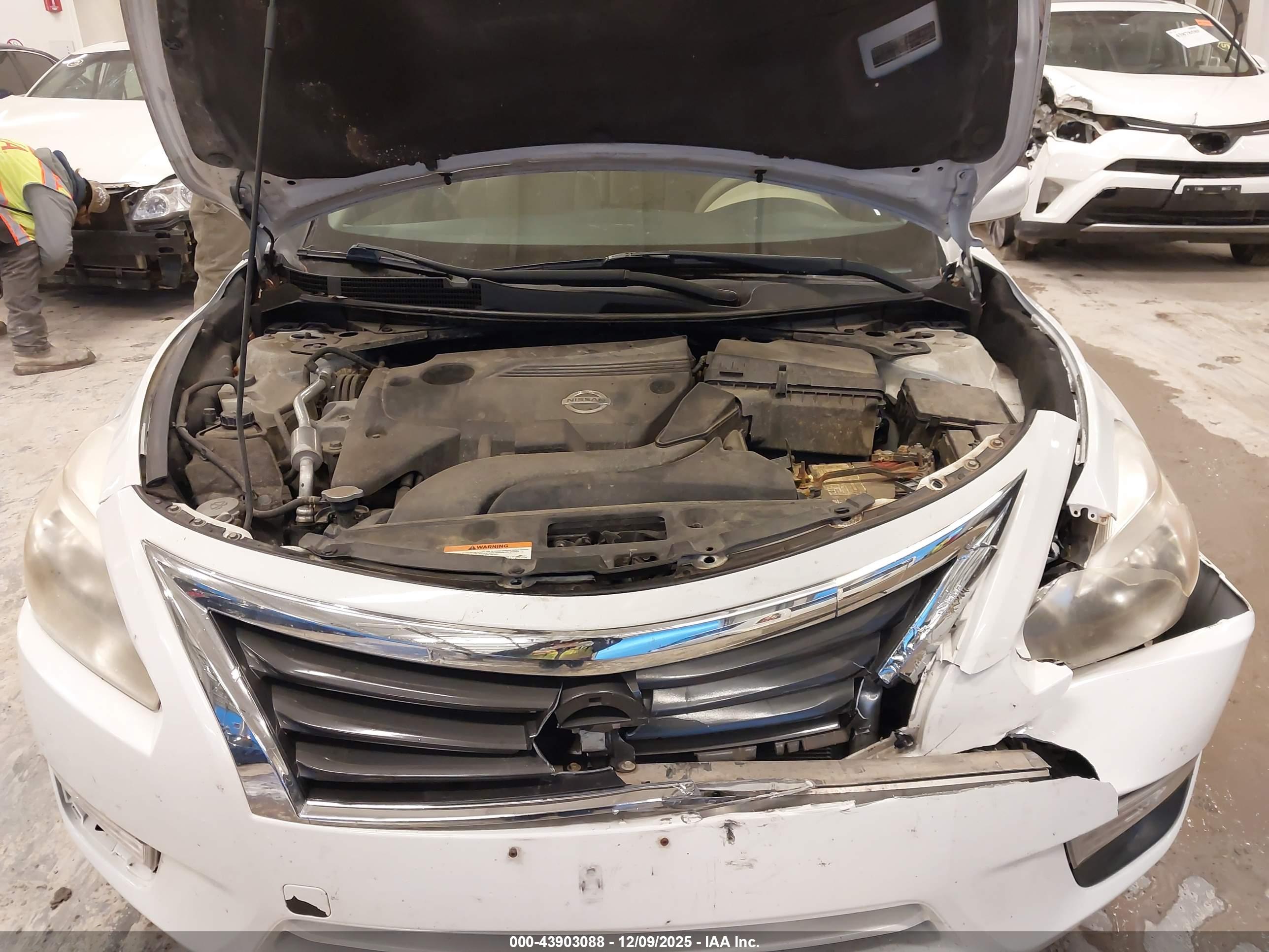 NISSAN ALTIMA image 10