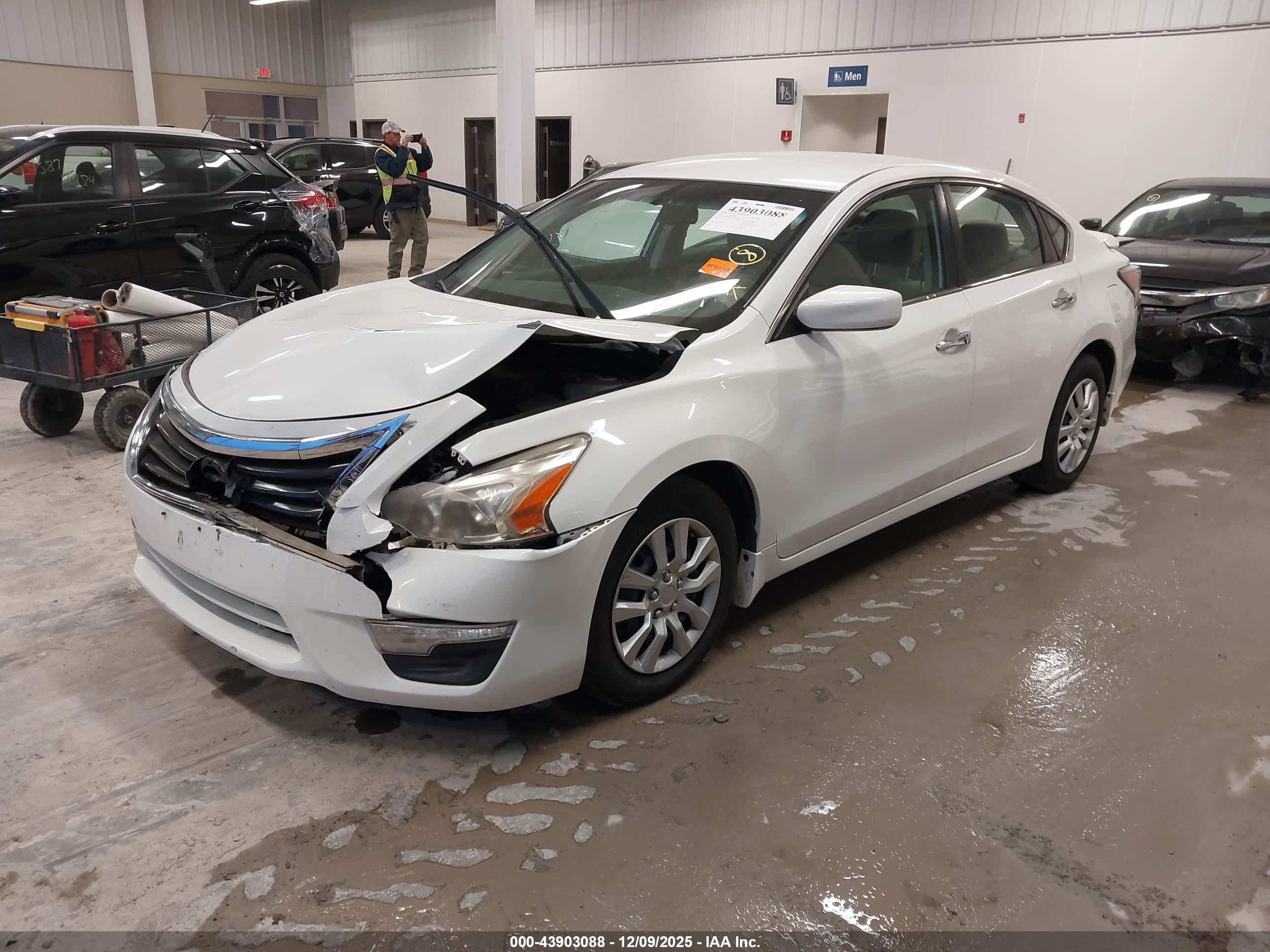 NISSAN ALTIMA image 2