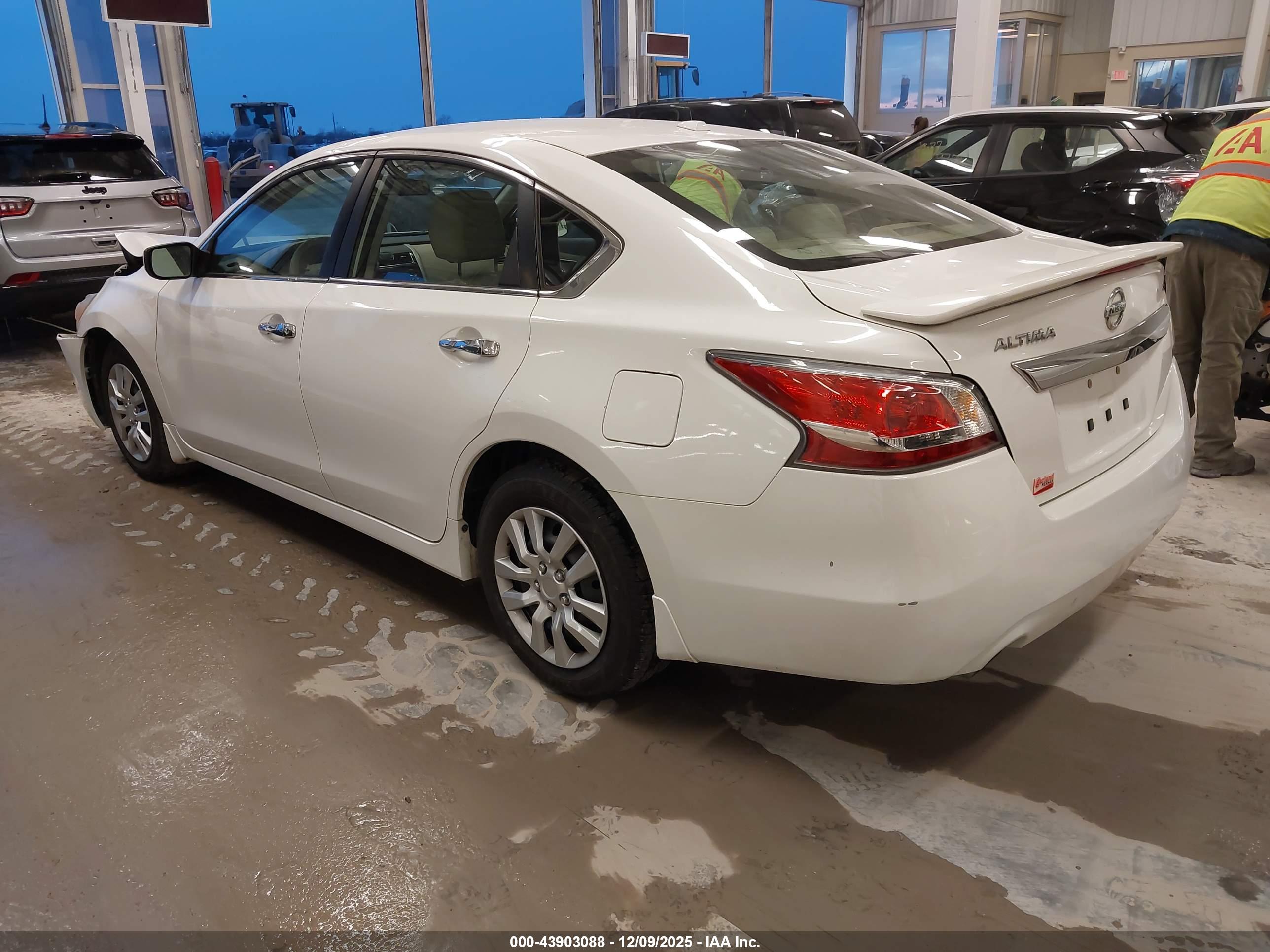 NISSAN ALTIMA image 3