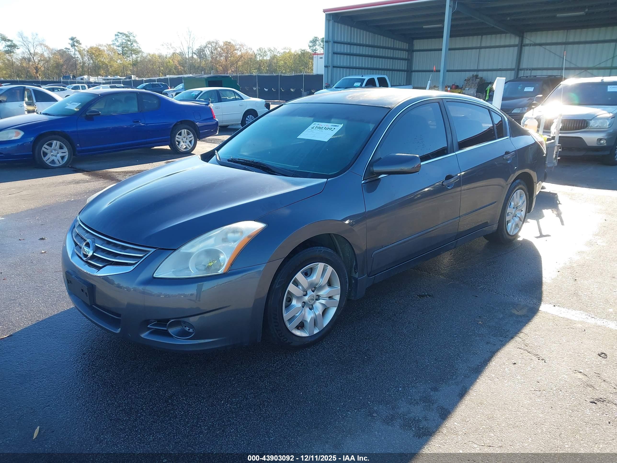 NISSAN ALTIMA image 2