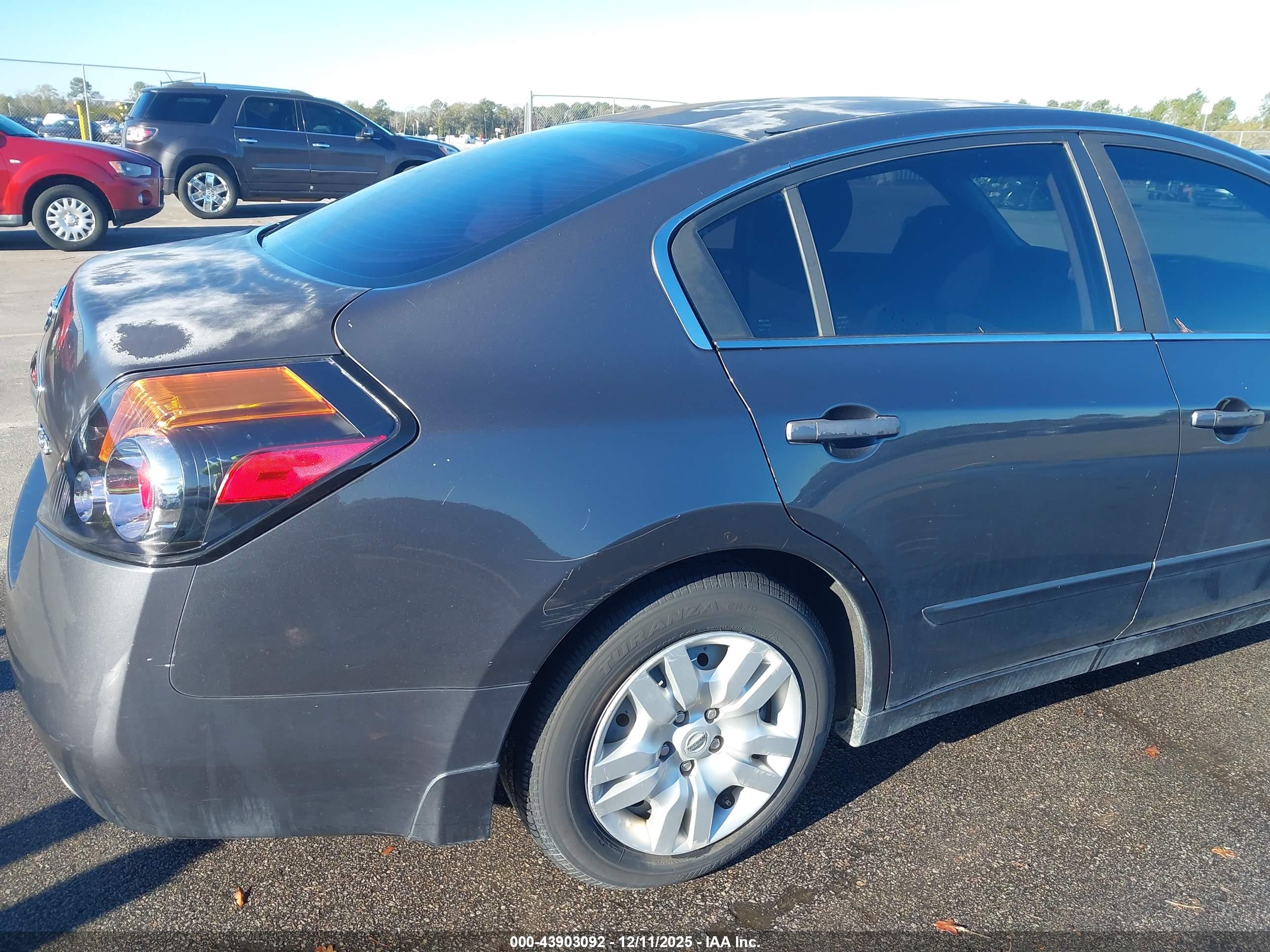 NISSAN ALTIMA image 6
