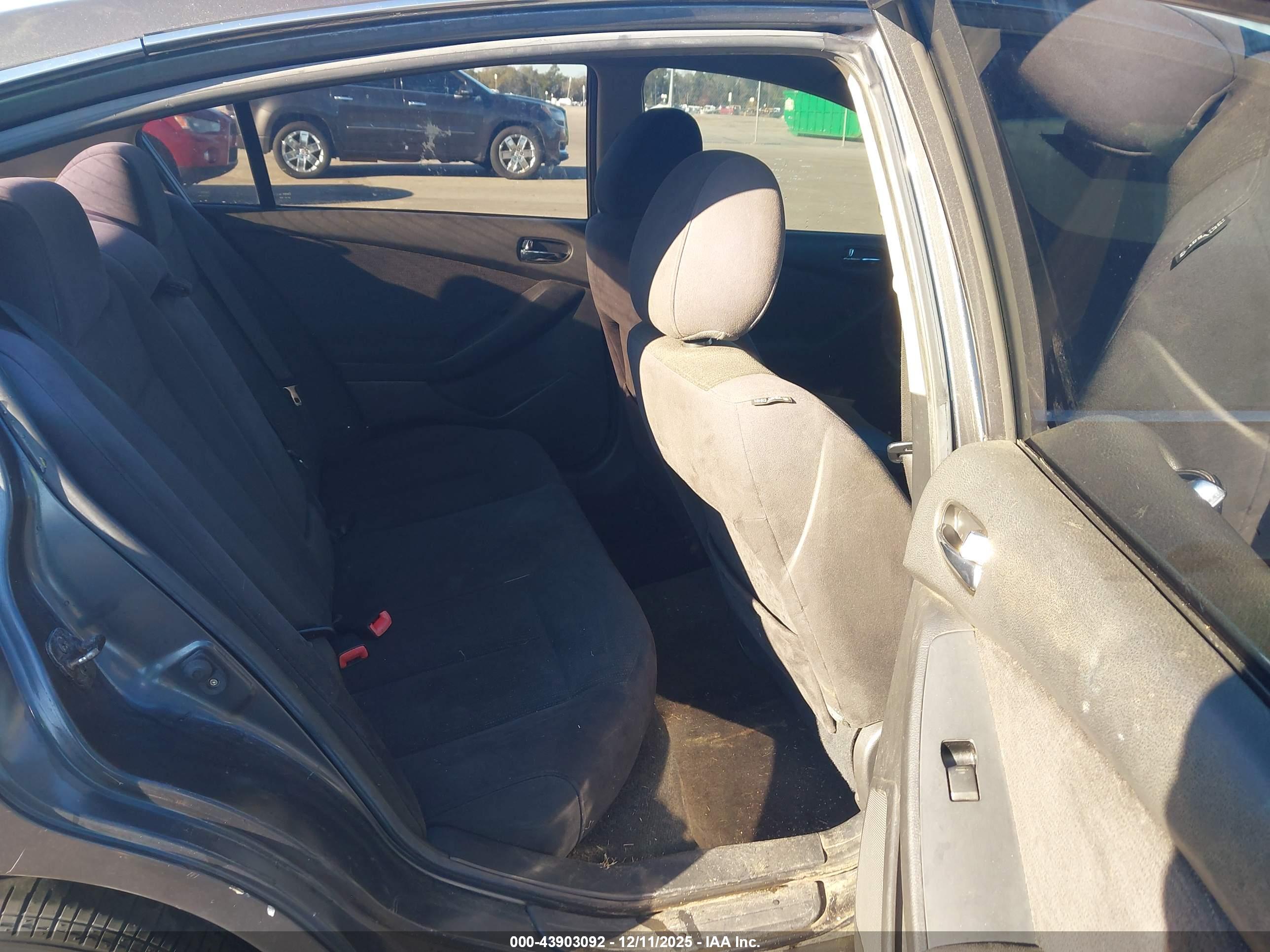 NISSAN ALTIMA image 8