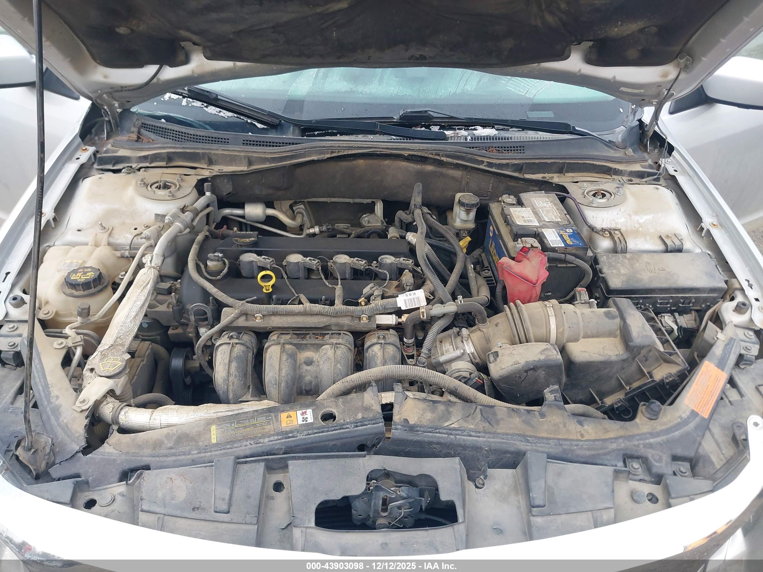 FORD FUSION image 10