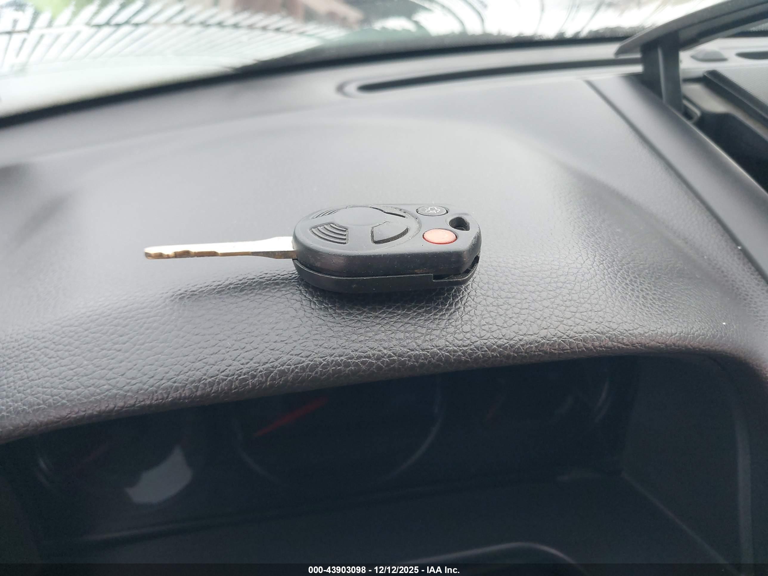 FORD FUSION image 11